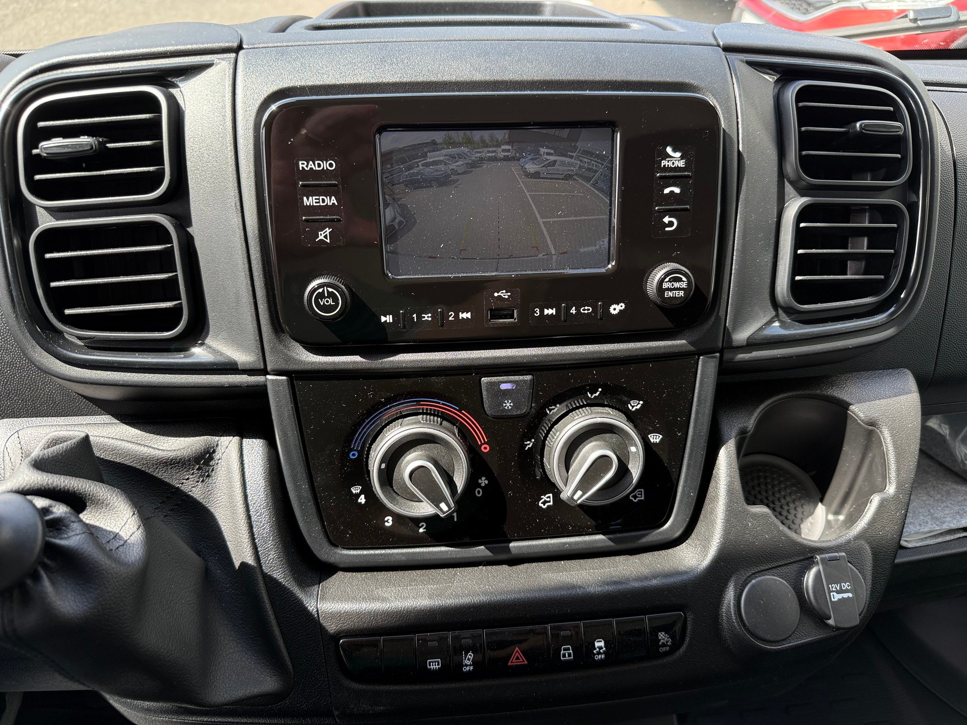 CITROEN Jumper 35+ 2.2 BlueHDi 180PS L4H2 2 Airbag Kamera 270°Tür Doppelblattfedern AHK 3T Holzboden, alle Grössen verfügbar!-image-15