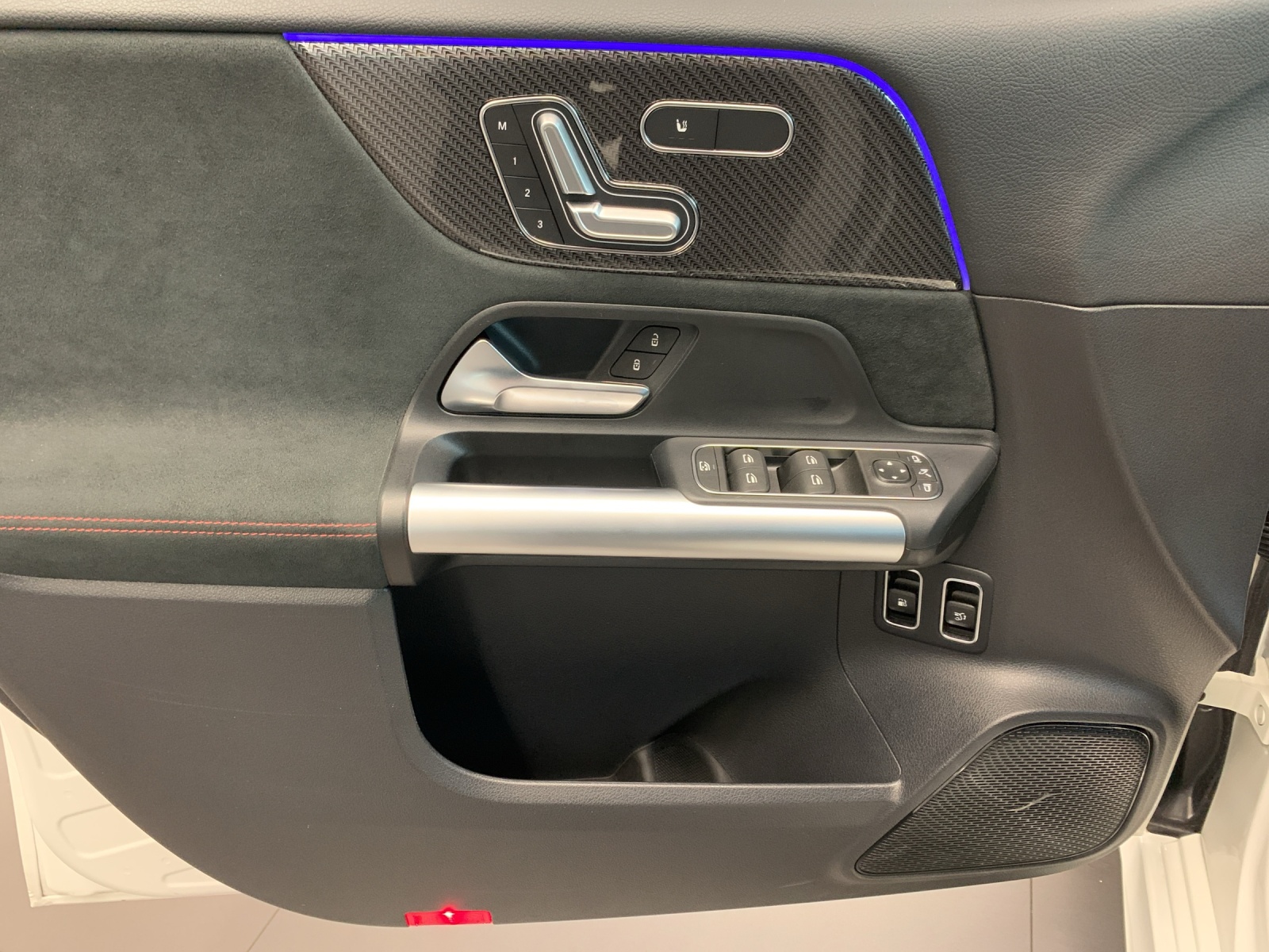MERCEDES-BENZ B 250 e 8G-DCT-image-12