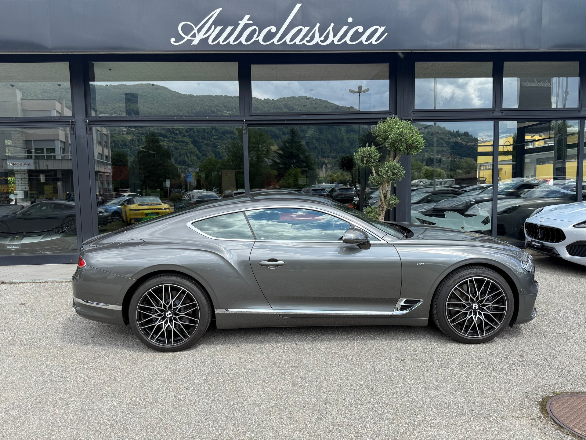 BENTLEY Continental GT 4.0 V8-showroom-element-3