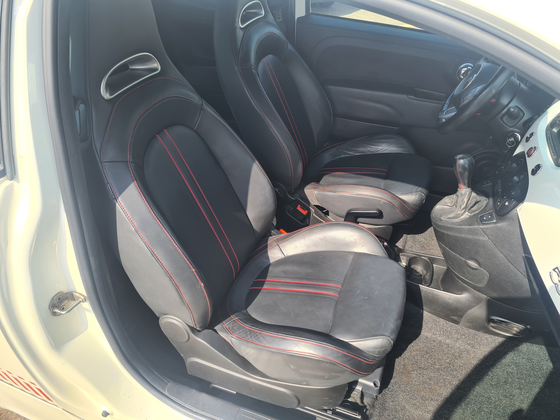 FIAT 500 1.4 16V Turbo Abarth-image-7