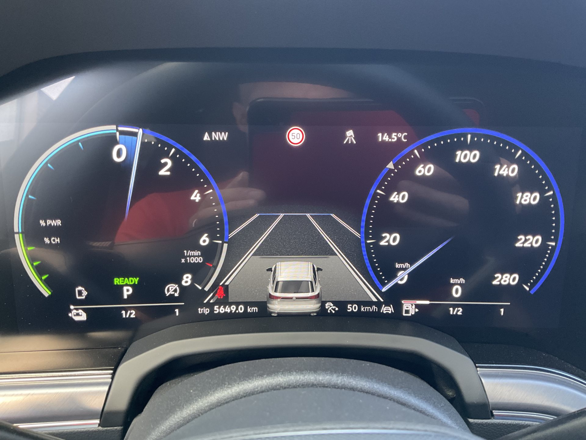 VW Touareg 3.0 TSI eHYBRID 462 PS 4MOTION R *** SILIZIUMGRAU MATT & 5 JAHRE VW WERSGARANTIE ***-image-10