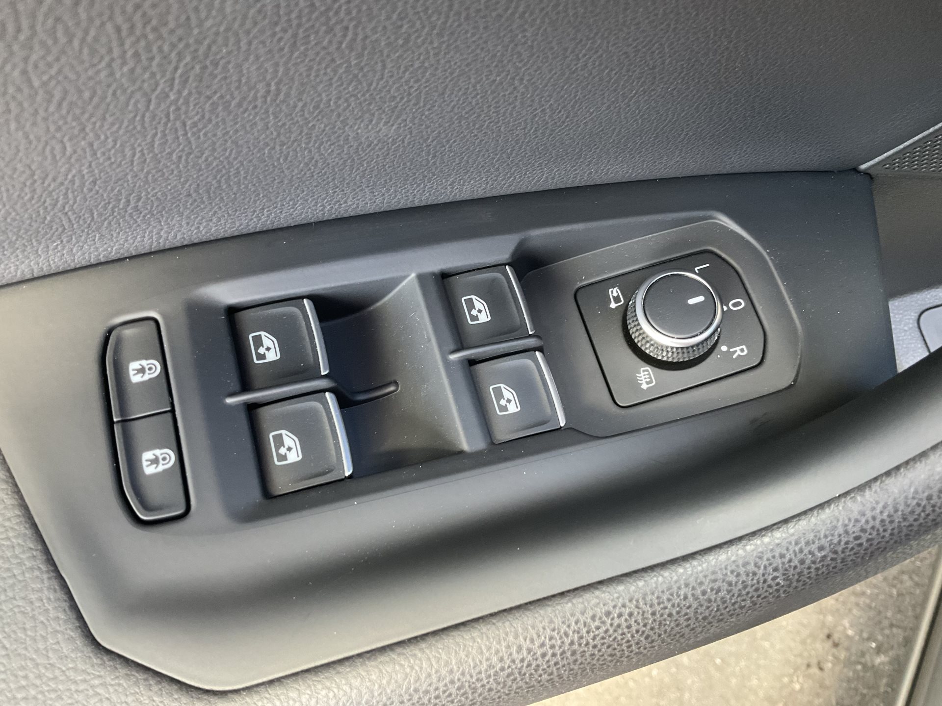 VW Touareg 3.0 TSI eHYBRID 462 PS 4MOTION R *** SILIZIUMGRAU MATT & 5 JAHRE VW WERSGARANTIE ***-image-25