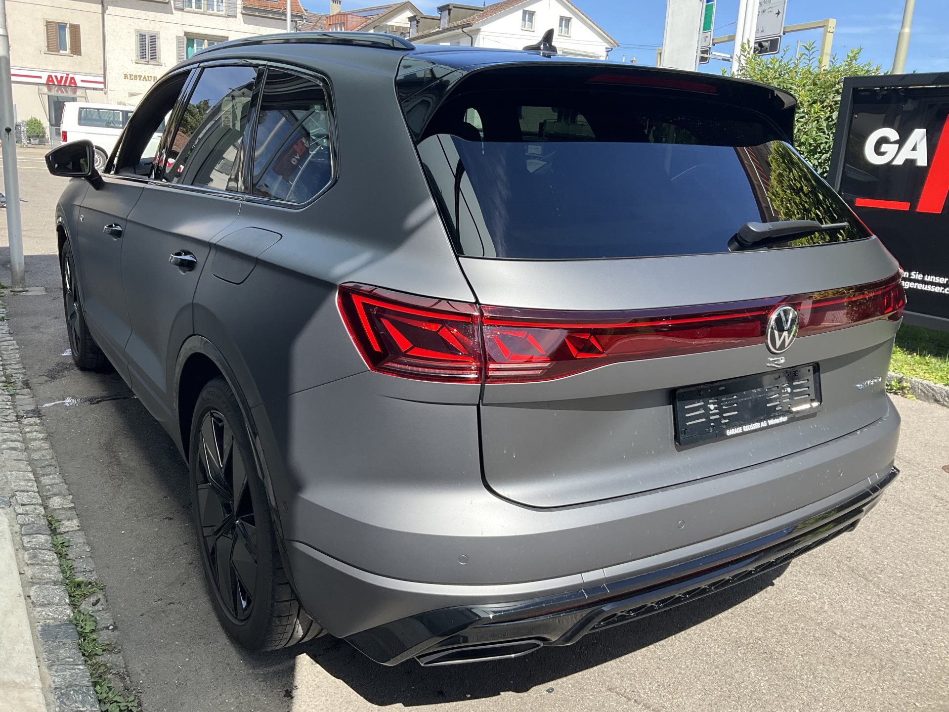 VW Touareg 3.0 TSI eHYBRID 462 PS 4MOTION R *** SILIZIUMGRAU MATT & 5 JAHRE VW WERSGARANTIE ***-image-5