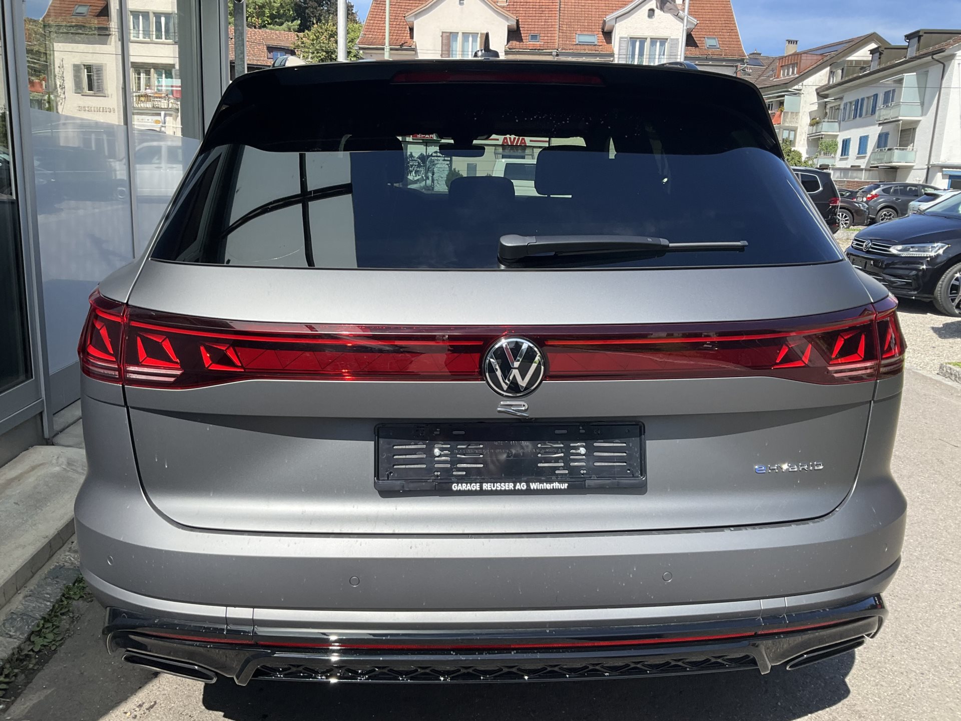 VW Touareg 3.0 TSI eHYBRID 462 PS 4MOTION R *** SILIZIUMGRAU MATT & 5 JAHRE VW WERSGARANTIE ***-image-4