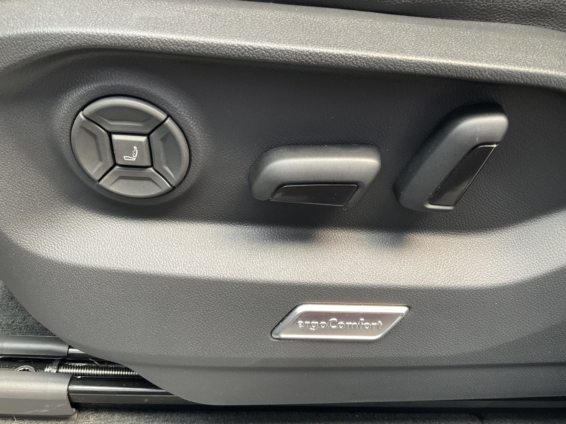 VW Touareg 3.0 TSI eHYBRID 462 PS 4MOTION R *** SILIZIUMGRAU MATT & 5 JAHRE VW WERSGARANTIE ***-image-26