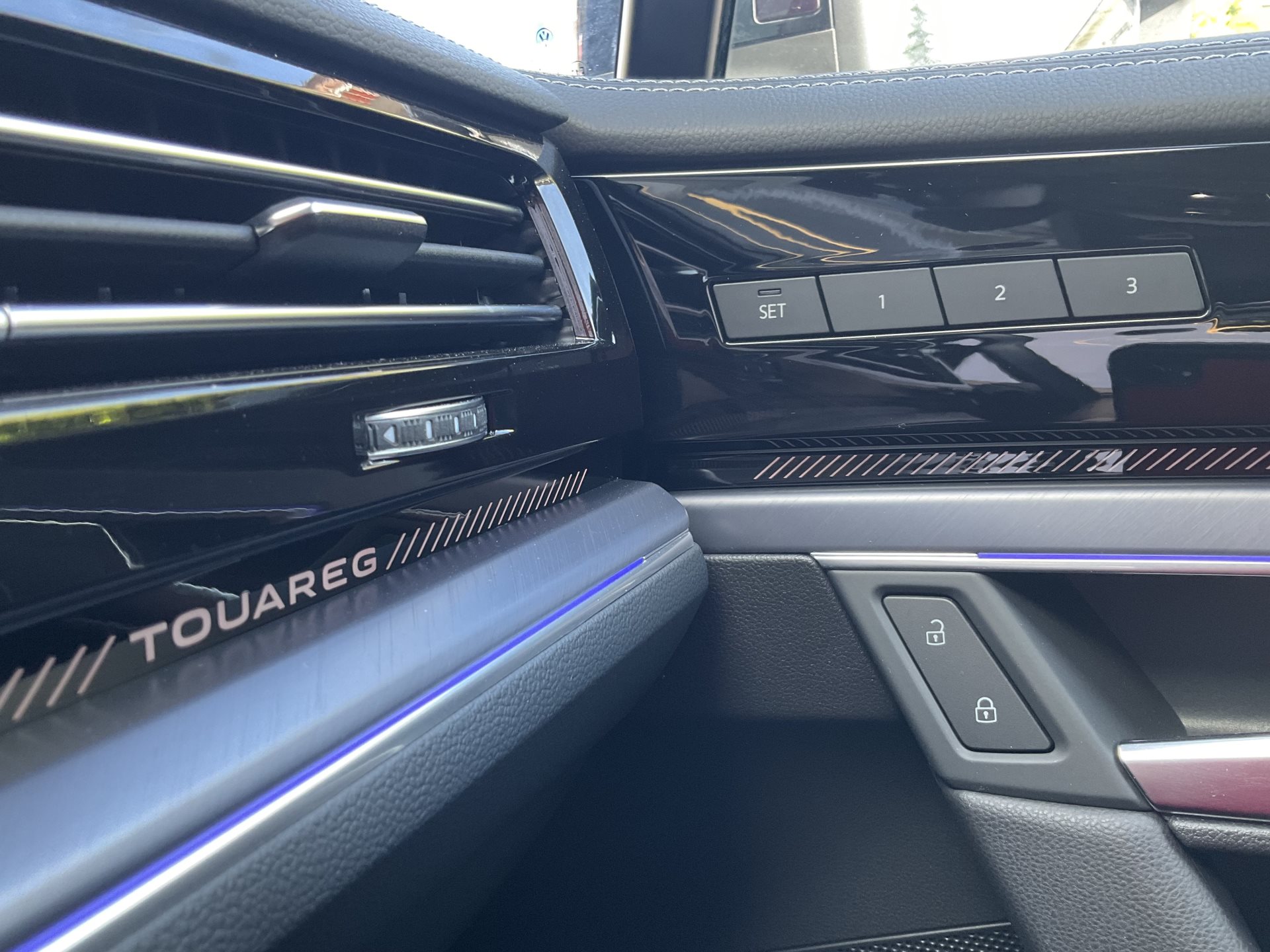 VW Touareg 3.0 TSI eHYBRID 462 PS 4MOTION R *** SILIZIUMGRAU MATT & 5 JAHRE VW WERSGARANTIE ***-image-23
