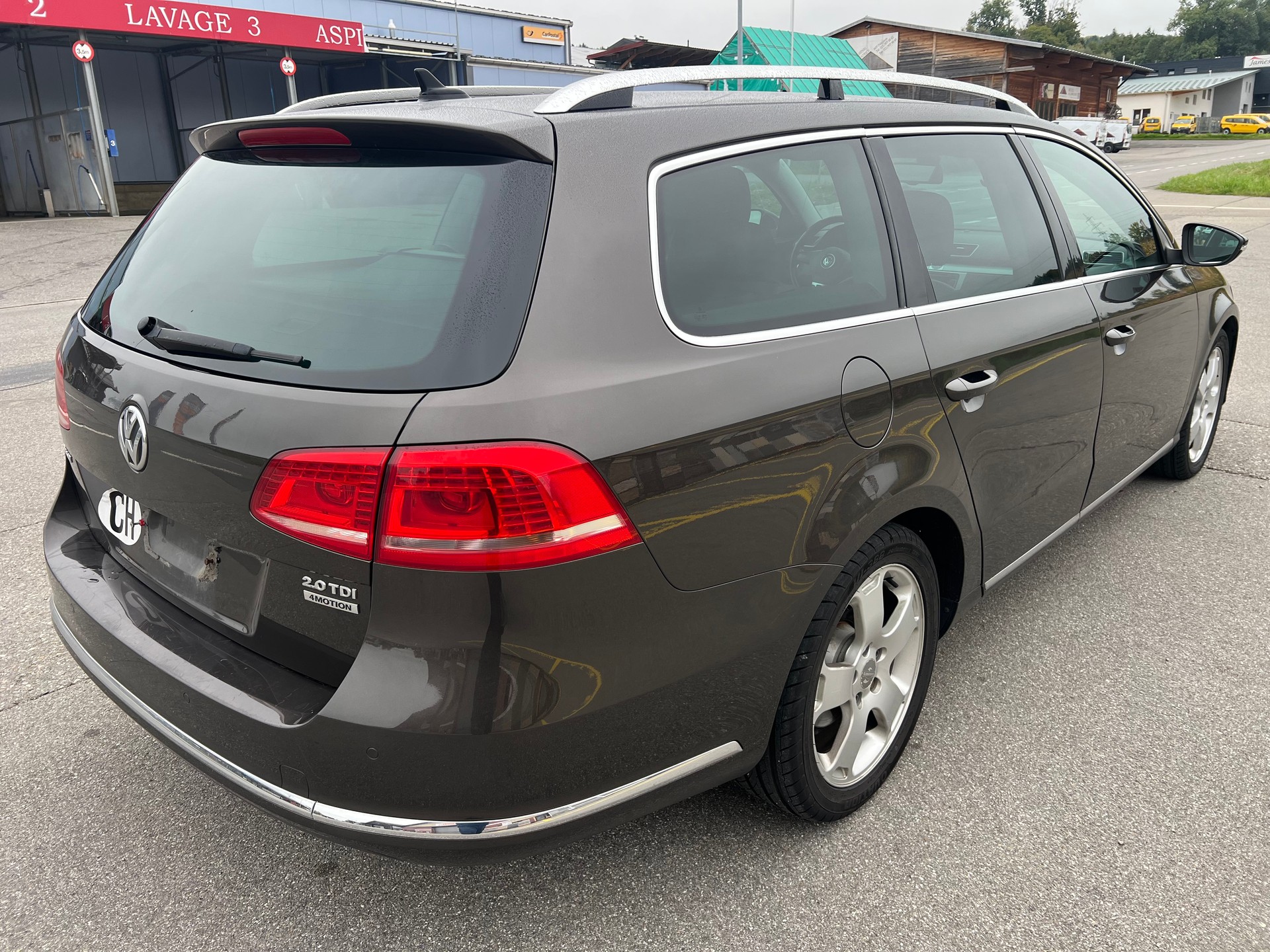 VW Passat Variant 2.0 TDI BMT Highline 4M-image-3