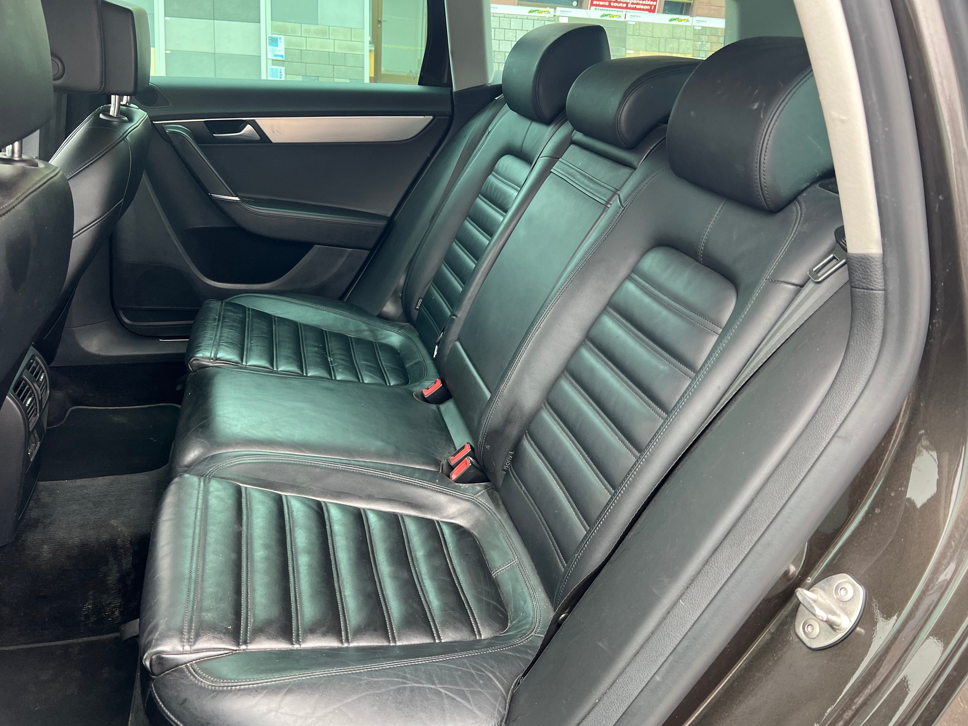 VW Passat Variant 2.0 TDI BMT Highline 4M-image-9