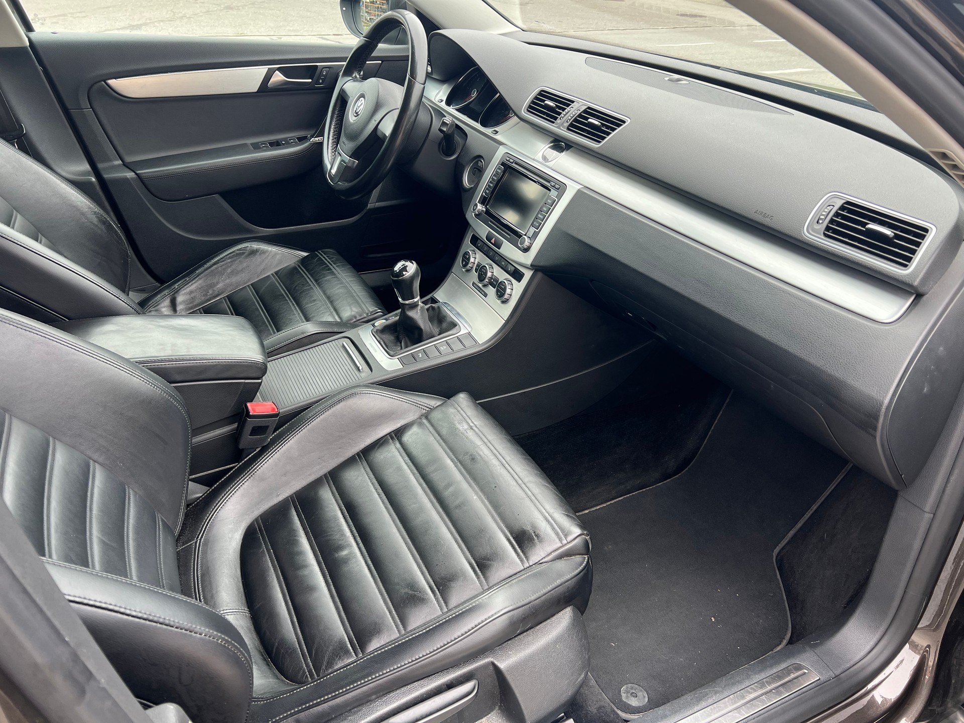 VW Passat Variant 2.0 TDI BMT Highline 4M-image-8