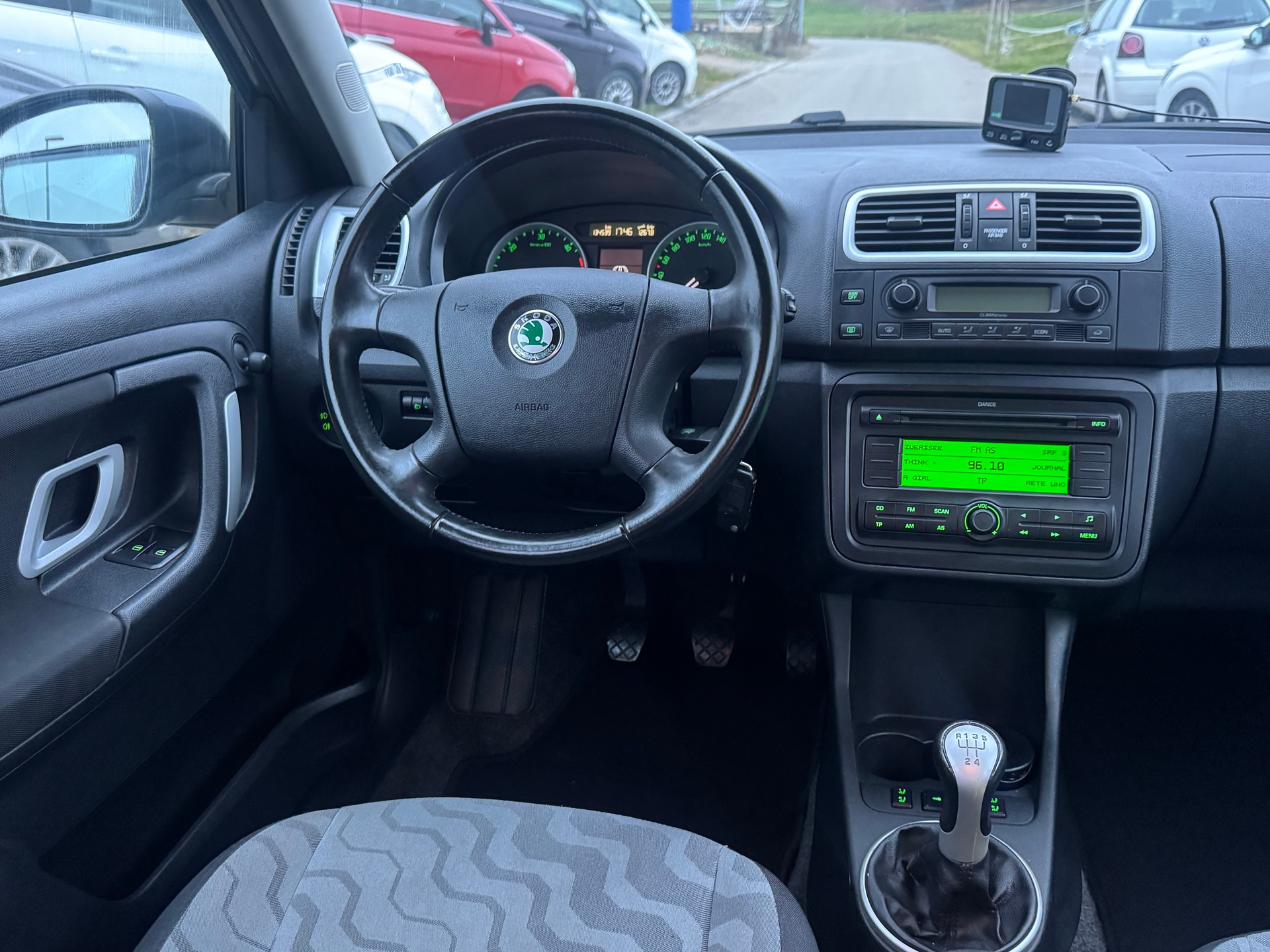 SKODA Fabia 1.4 TDI GreenLine-image-8