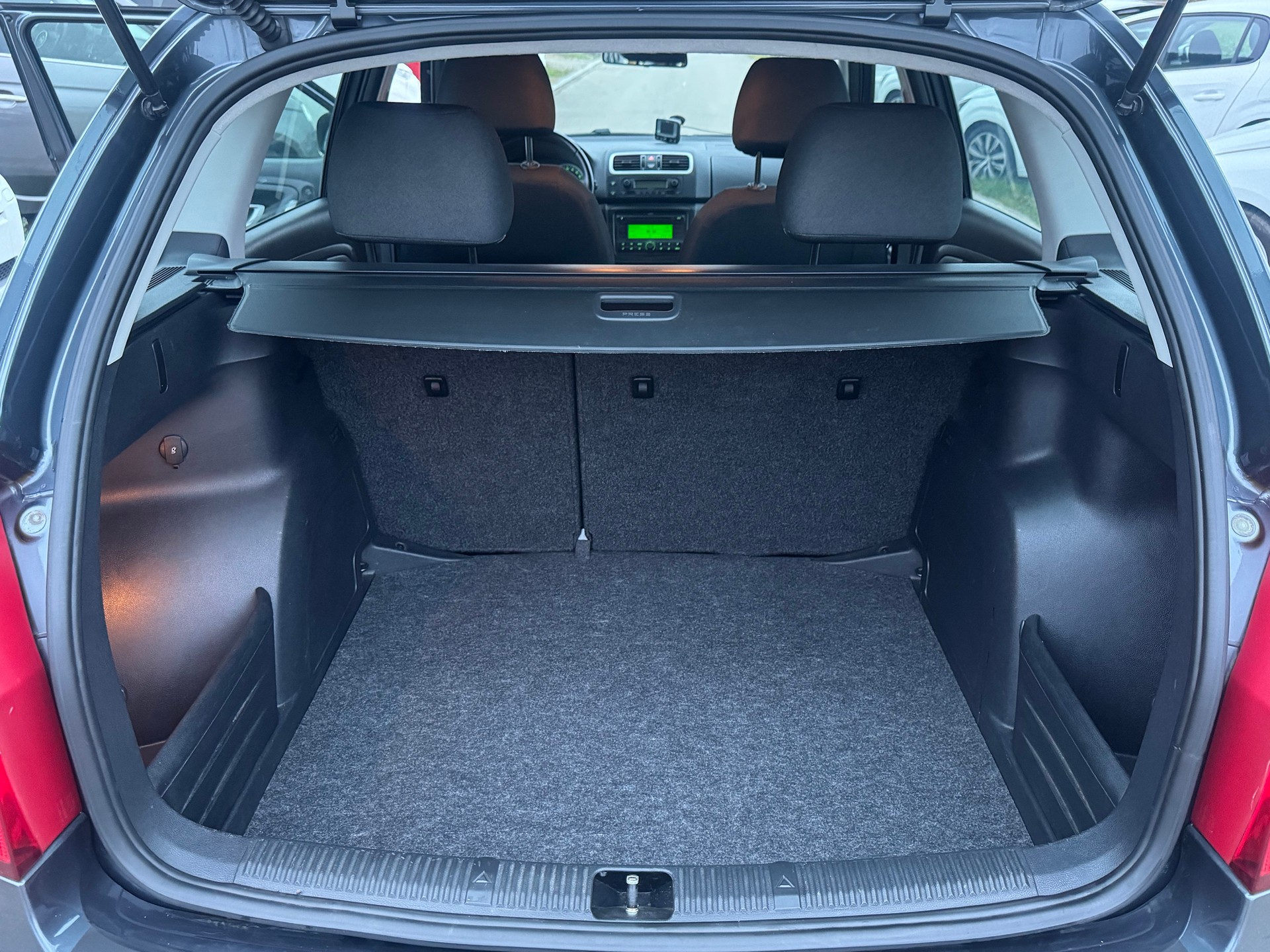 SKODA Fabia 1.4 TDI GreenLine-image-14
