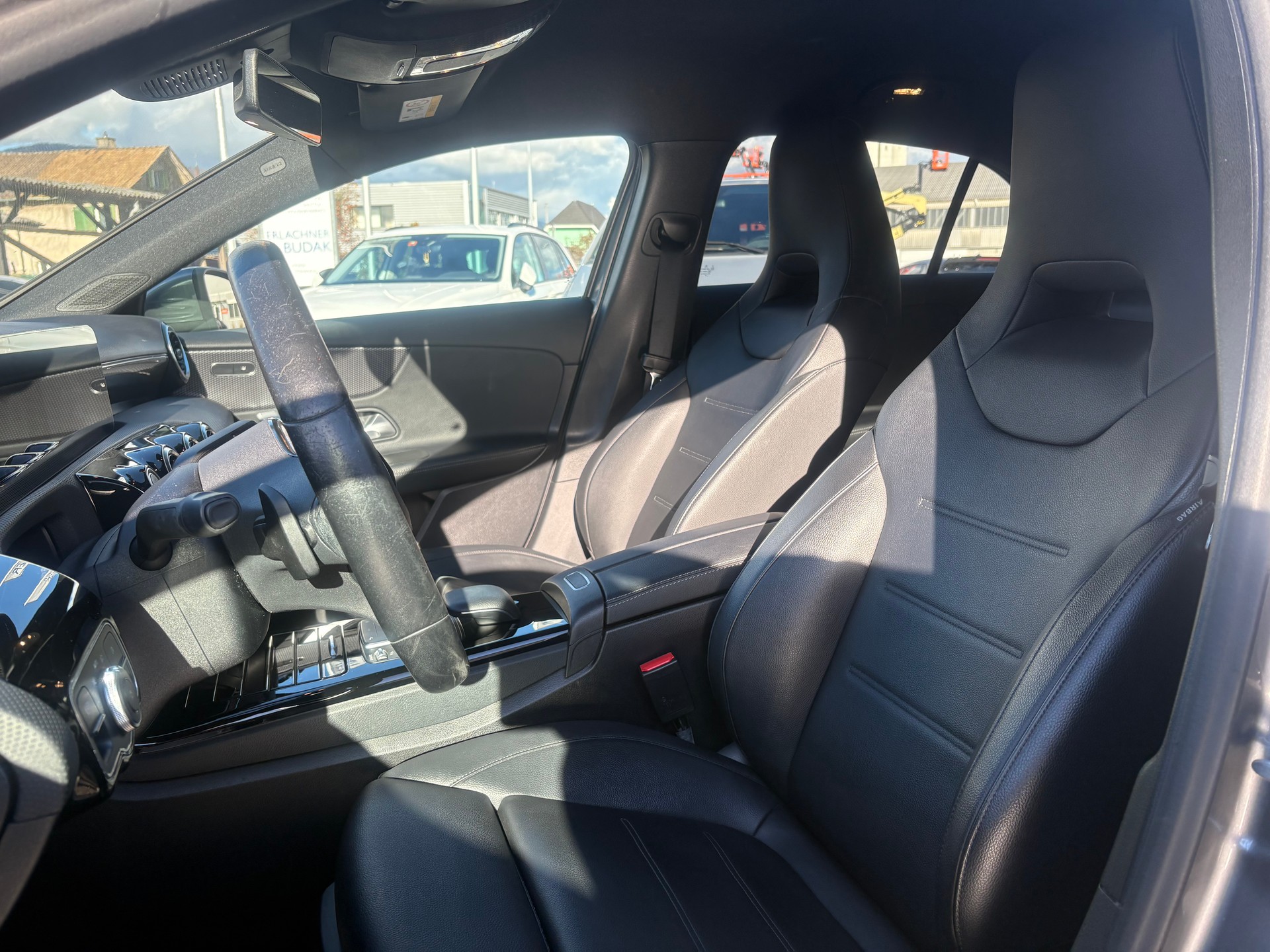 MERCEDES-BENZ A 180 Progressive 7G-DCT-image-5