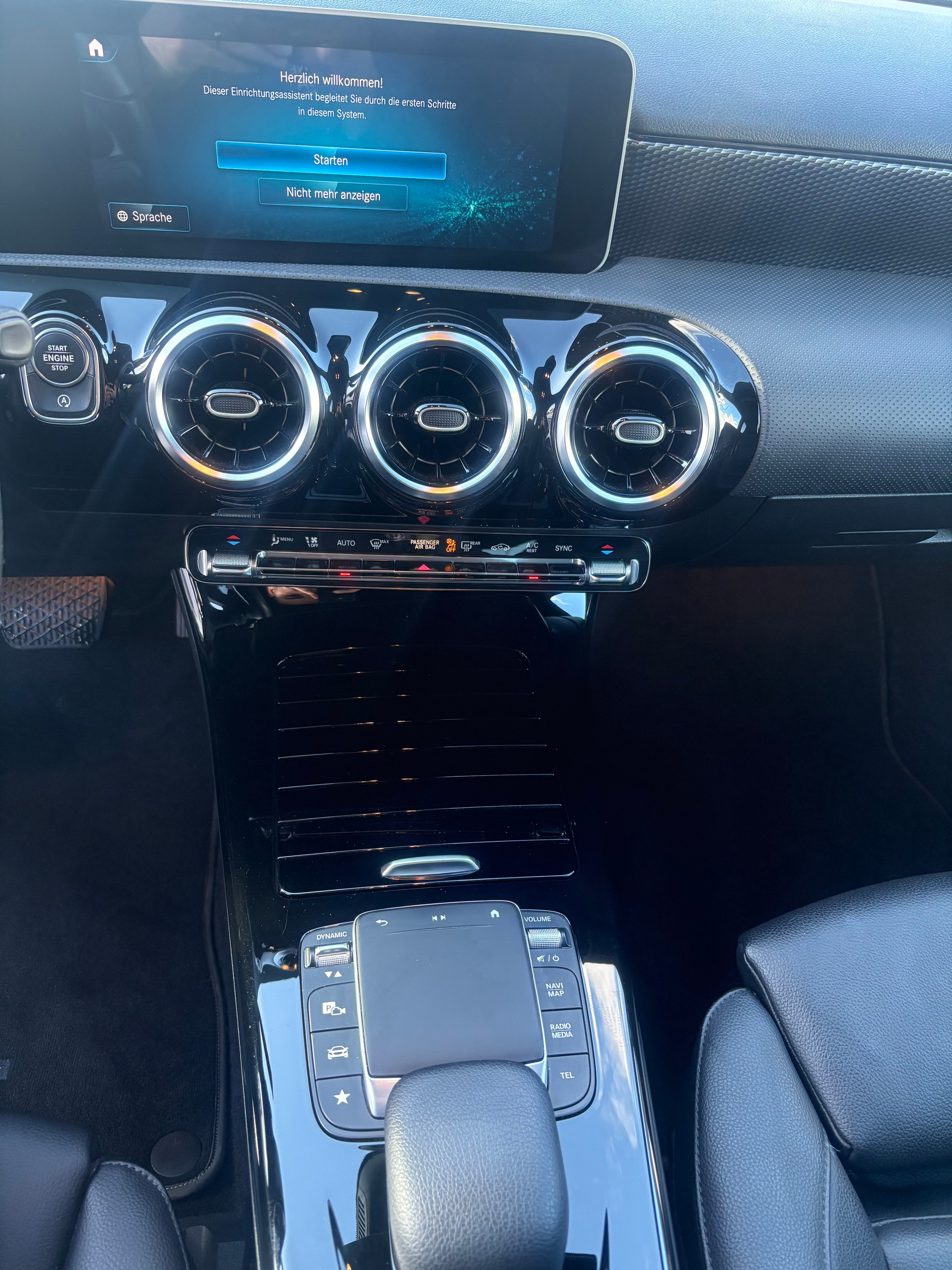 MERCEDES-BENZ A 180 Progressive 7G-DCT-image-10