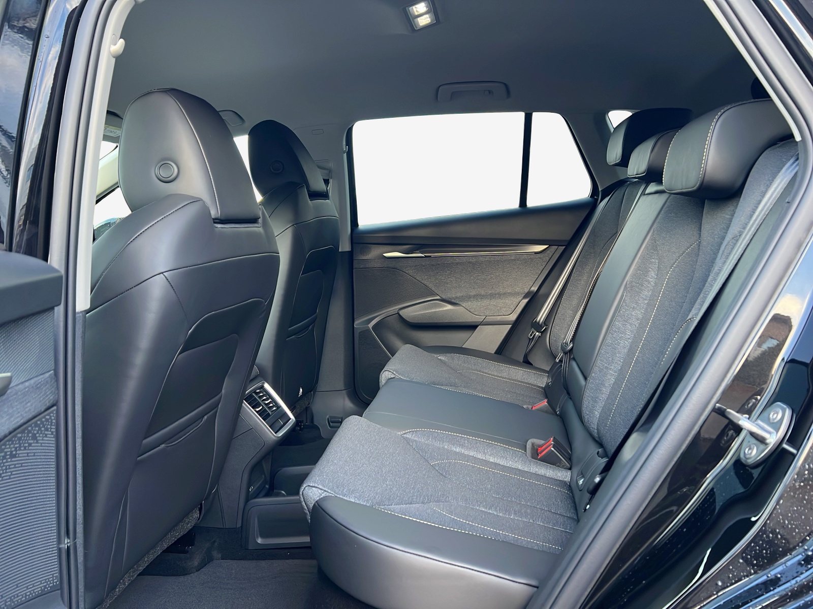 SKODA Elroq 60-image-12