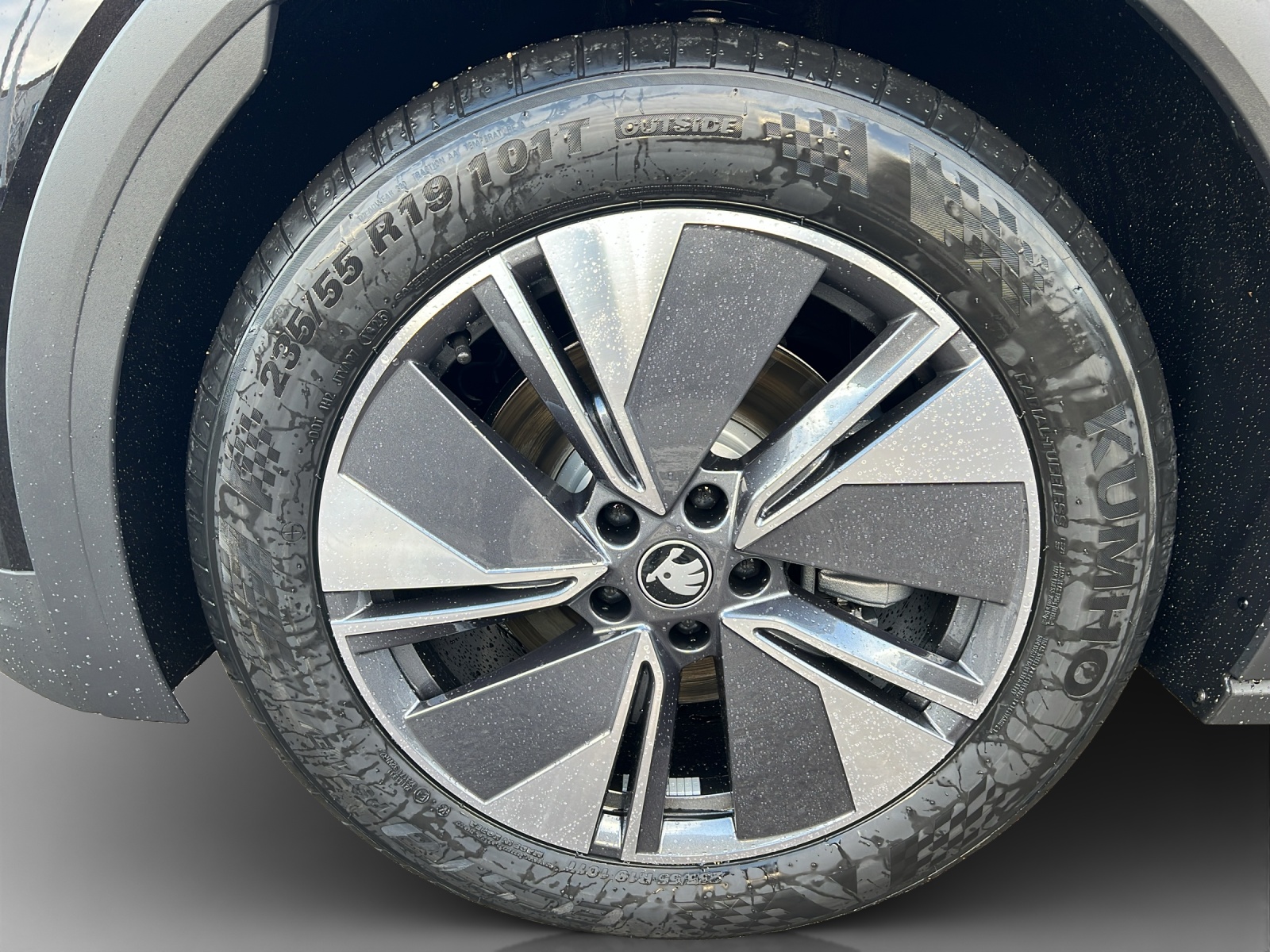 SKODA Elroq 60-image-15