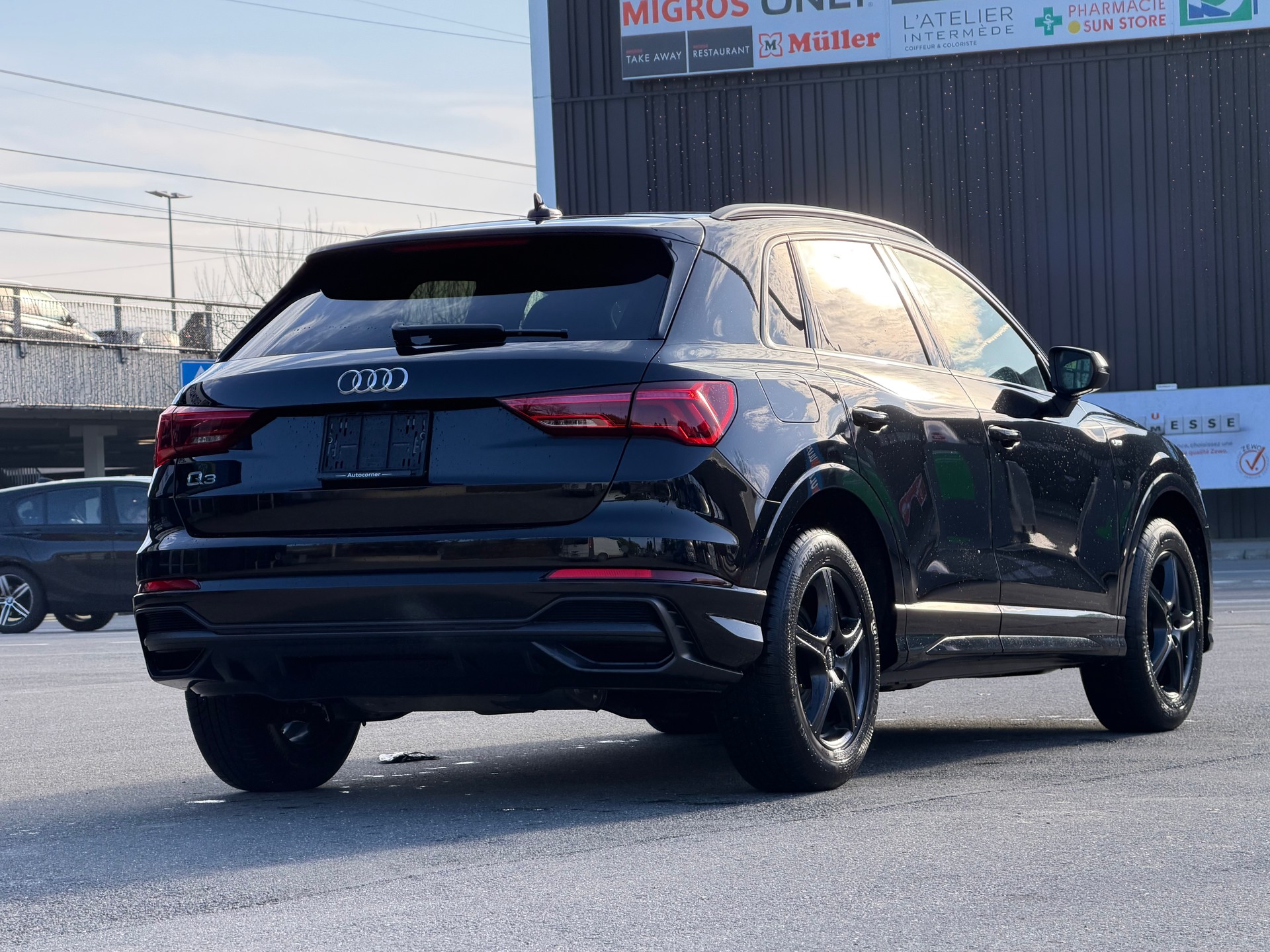AUDI Q3 35 TFSI S line Attraction S-tronic-image-5