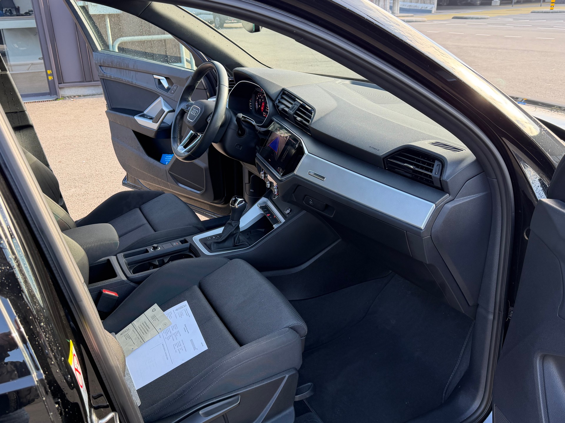 AUDI Q3 35 TFSI S line Attraction S-tronic-image-12