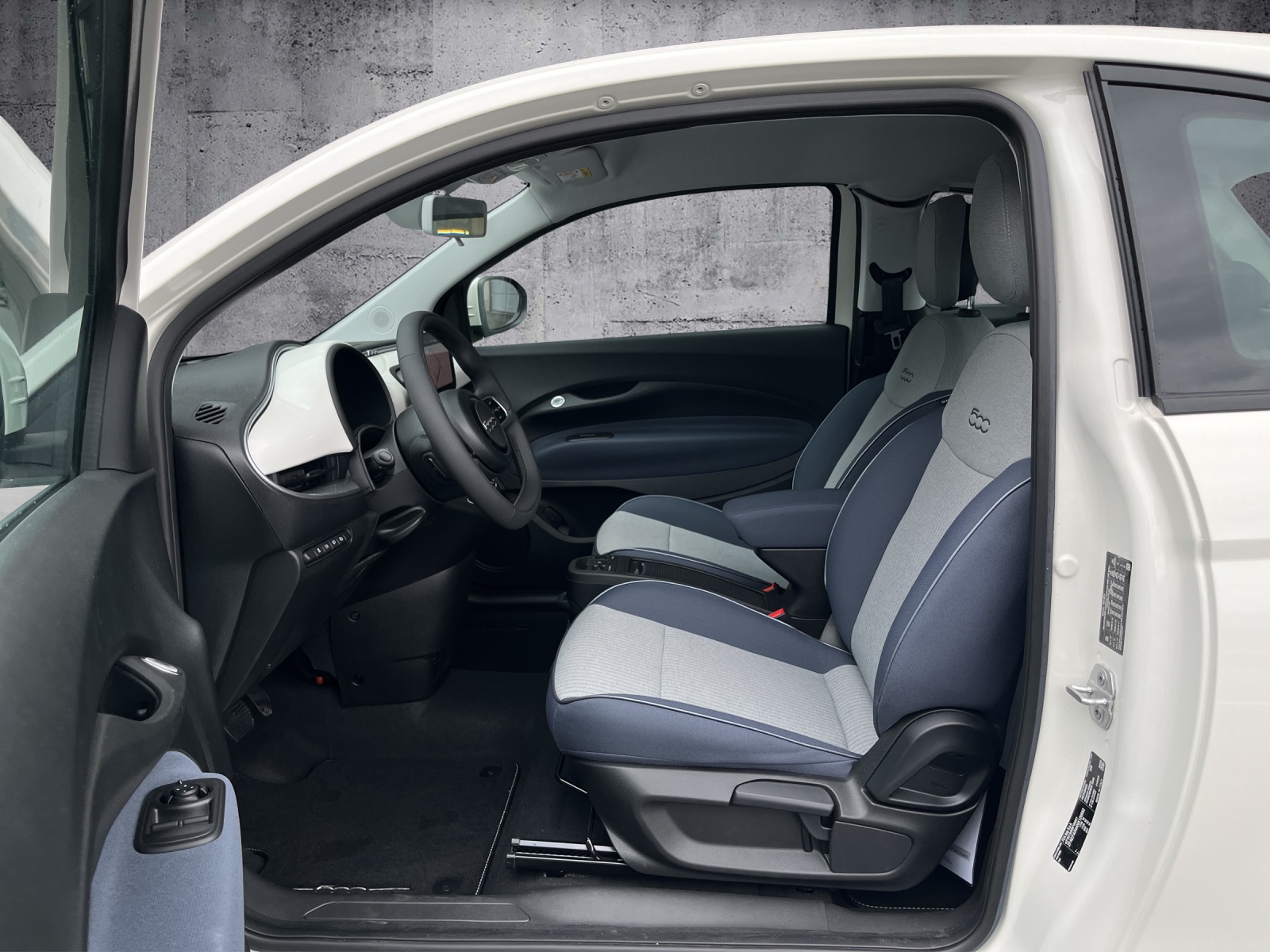 FIAT 500e Swiss Edition 3+1-image-8