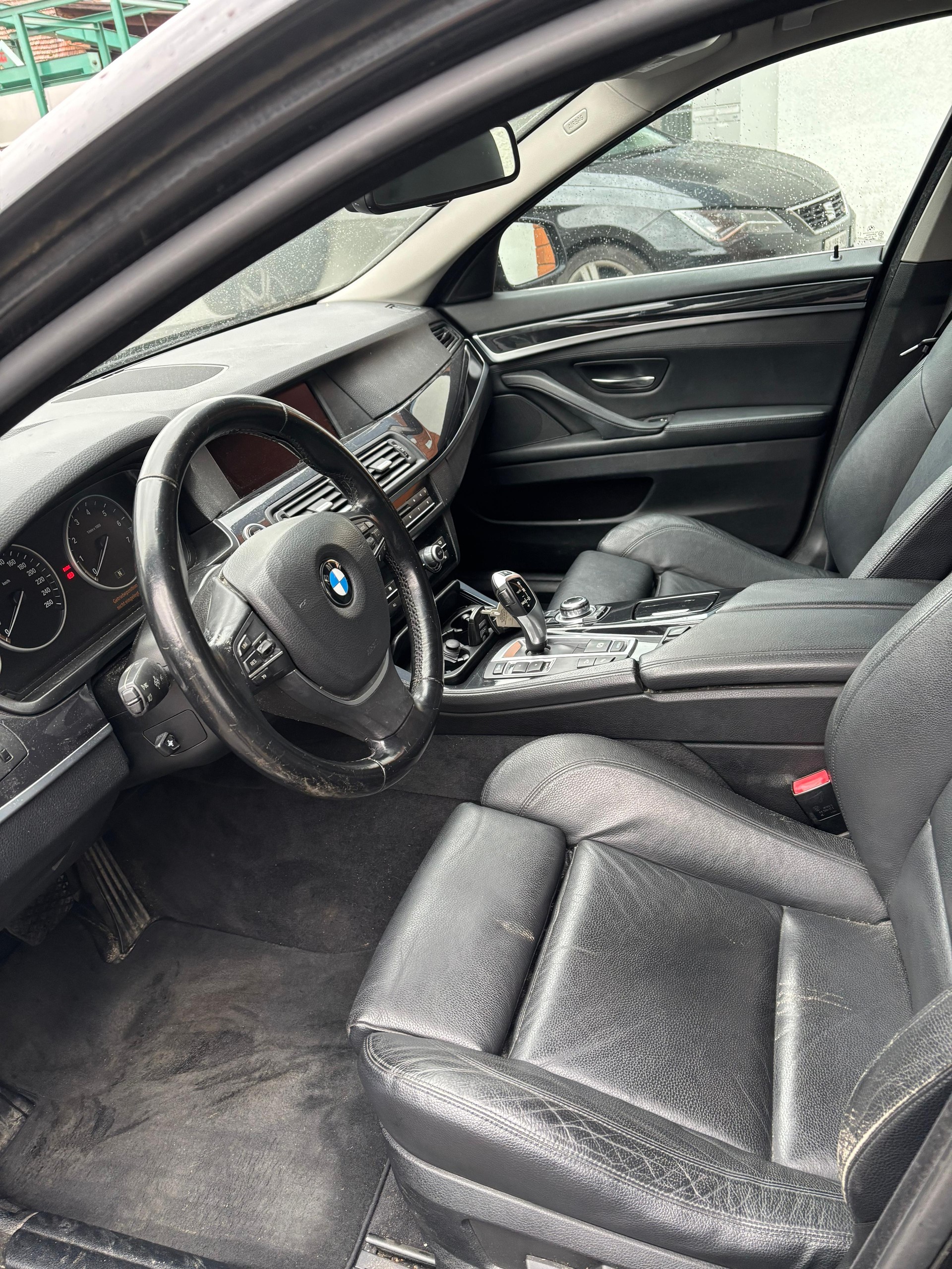 BMW 528i xDrive Touring Steptronic-image-4