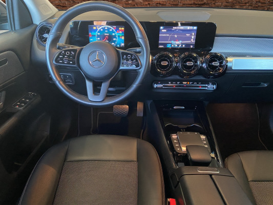 MERCEDES-BENZ GLB 180 7G-Tronic-image-8