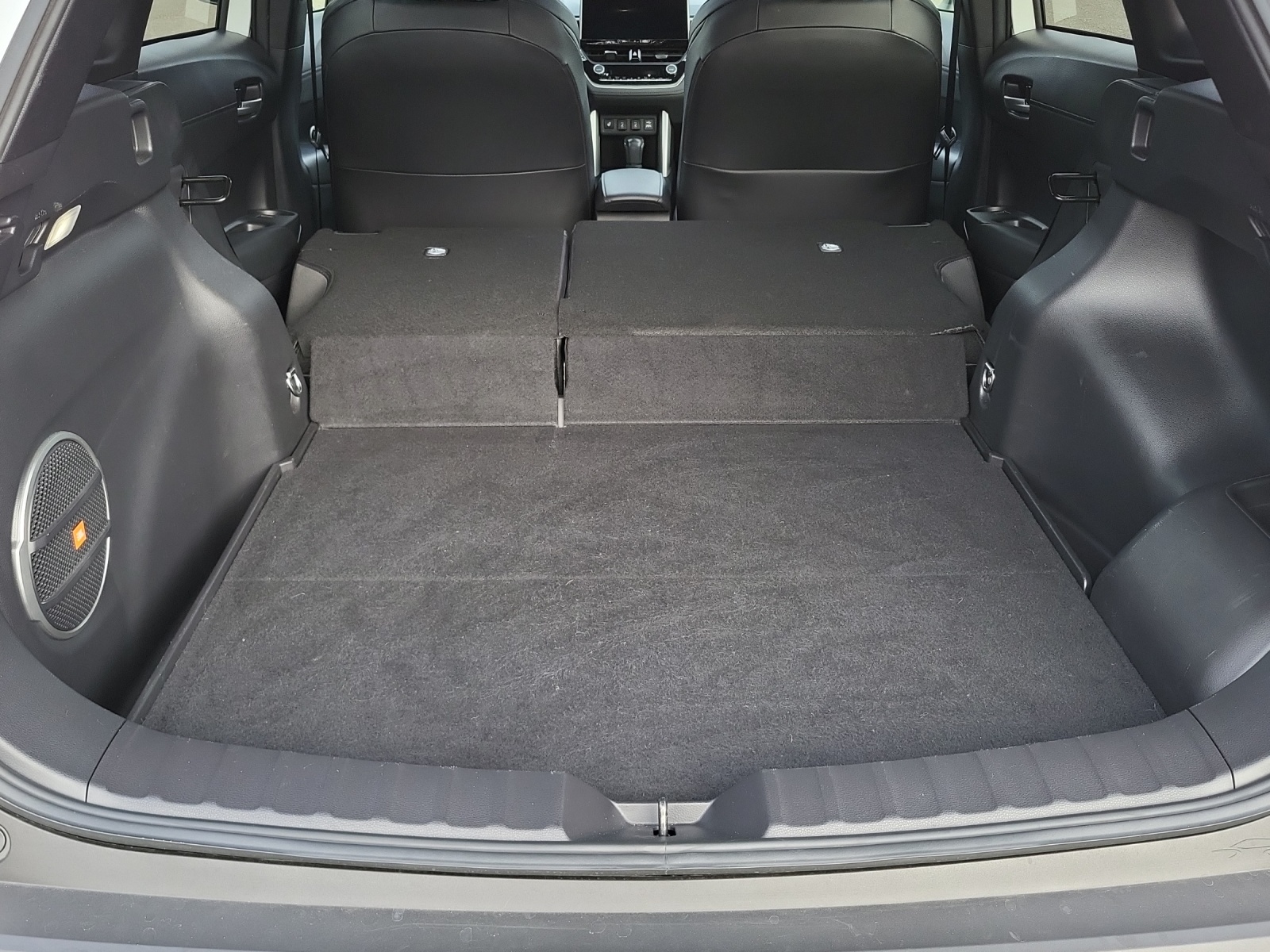 TOYOTA Corolla Cross 2.0 HSD Premium AWD-i-image-16
