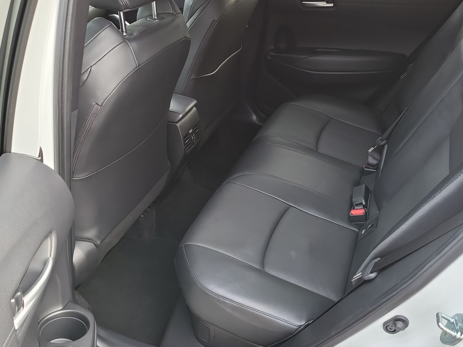 TOYOTA Corolla Cross 2.0 HSD Premium AWD-i-image-14