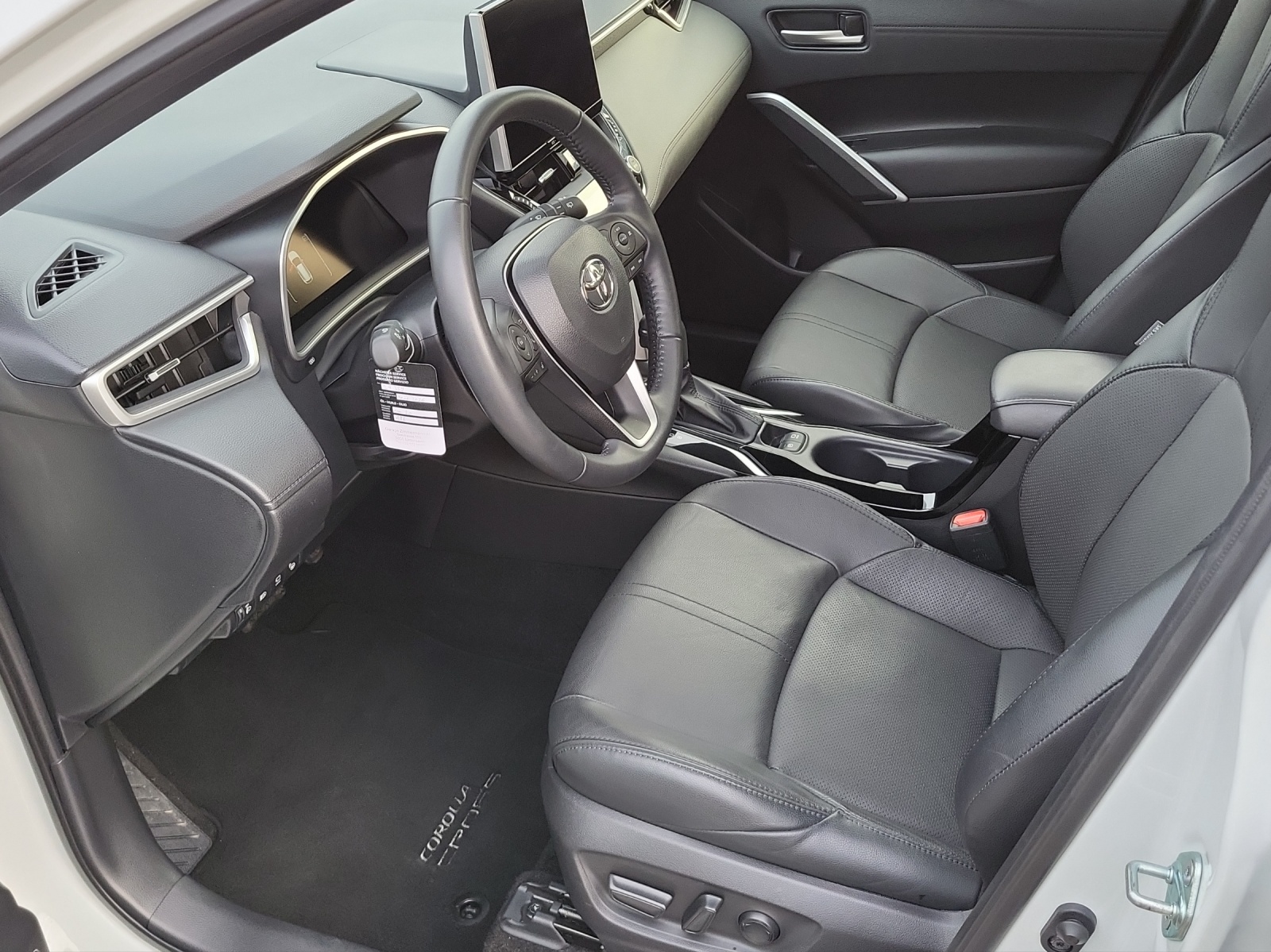 TOYOTA Corolla Cross 2.0 HSD Premium AWD-i-image-12