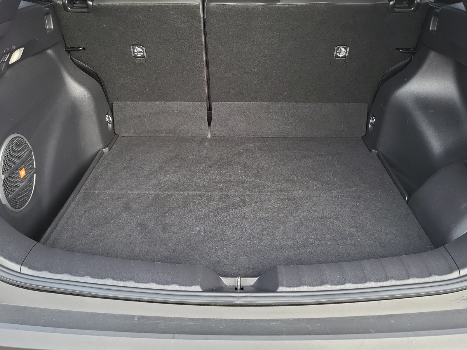 TOYOTA Corolla Cross 2.0 HSD Premium AWD-i-image-15