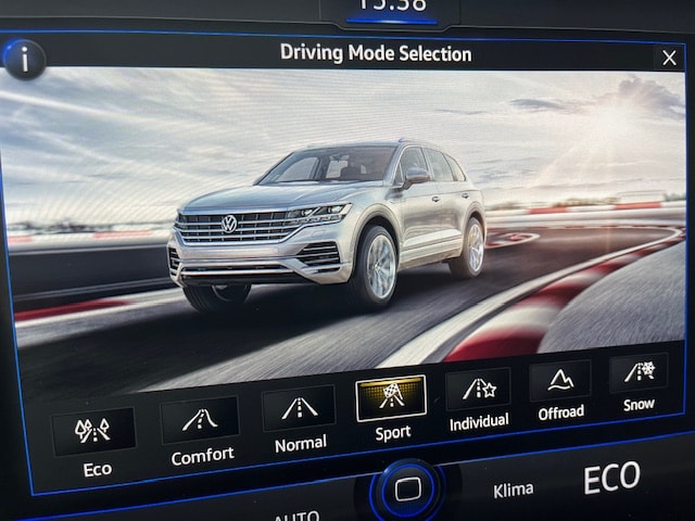 VW Touareg 3.0 TSI Elegance Tiptronic-image-19