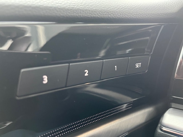 VW Touareg 3.0 TSI Elegance Tiptronic-image-6