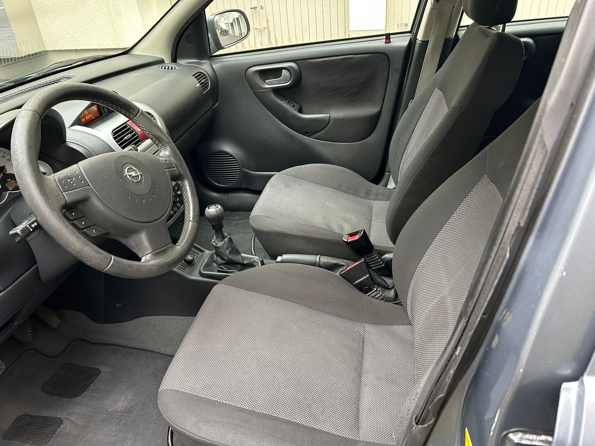 OPEL Corsa 1.2 TP (Essentia)-image-4