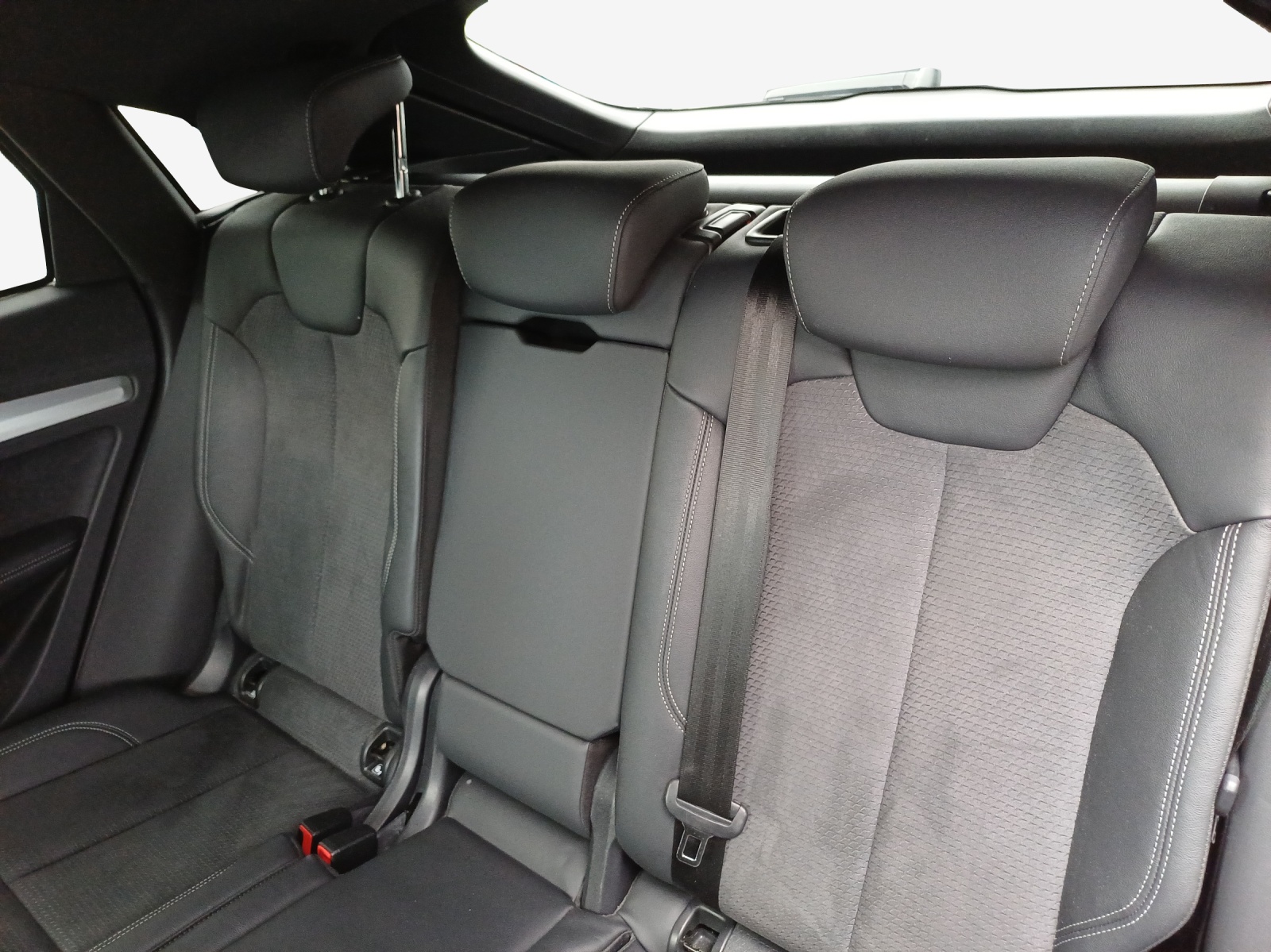 AUDI Q5 Sportback 50 TFSI e PHEV S line quattro S-tronic-image-12
