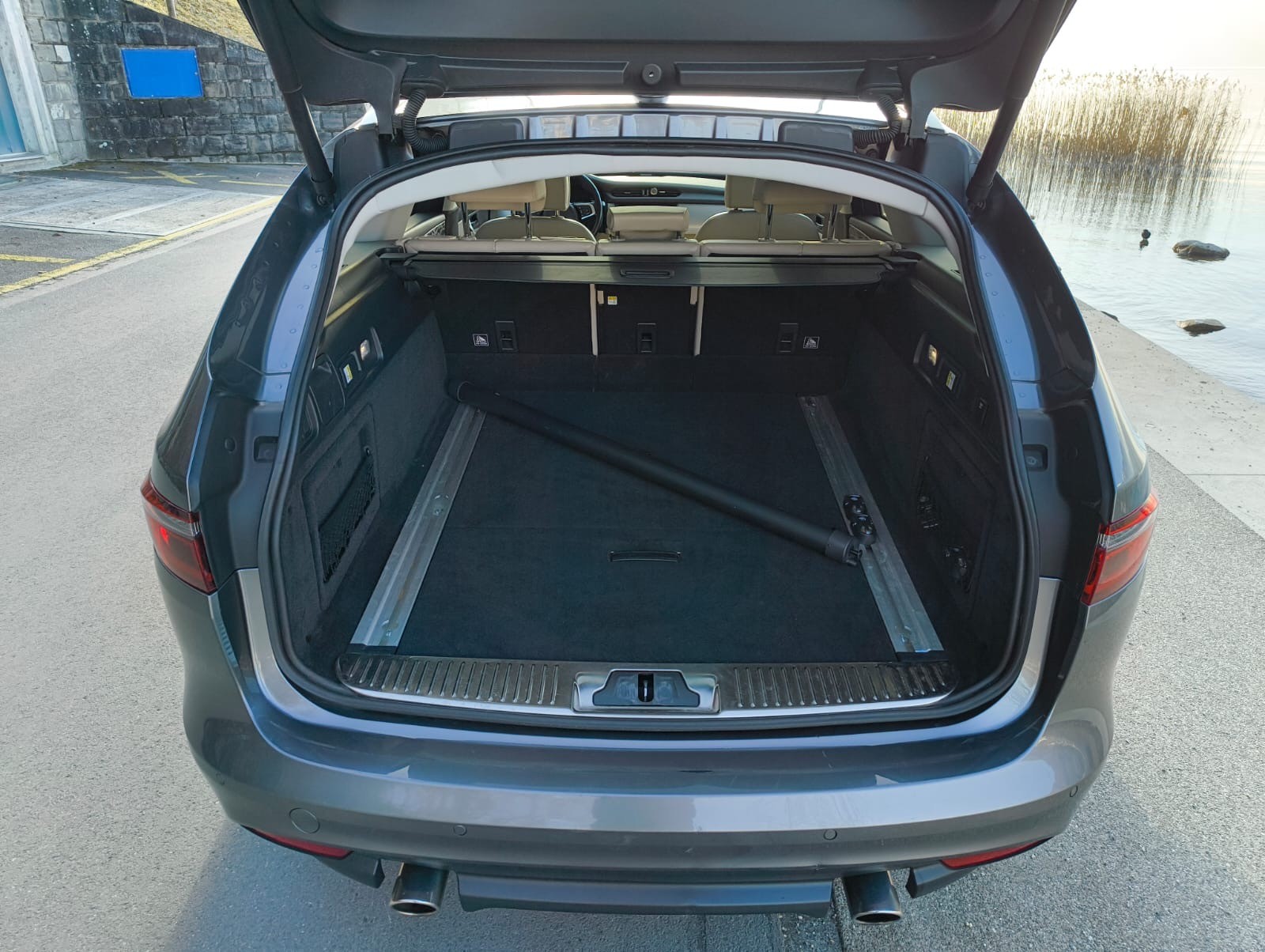 JAGUAR XF Sportbrake 25d Portfolio AWD Automatic-image-6