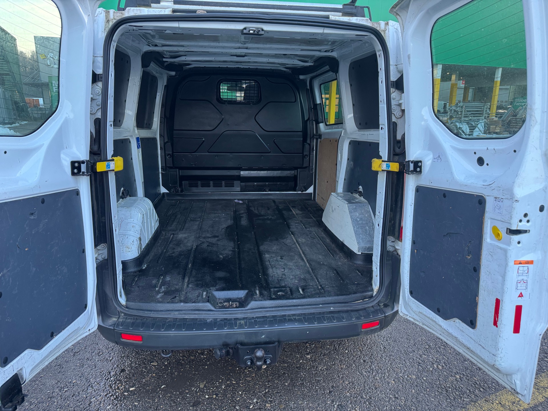 FORD Transit Custom Van 270 L1H1 Startup-image-7