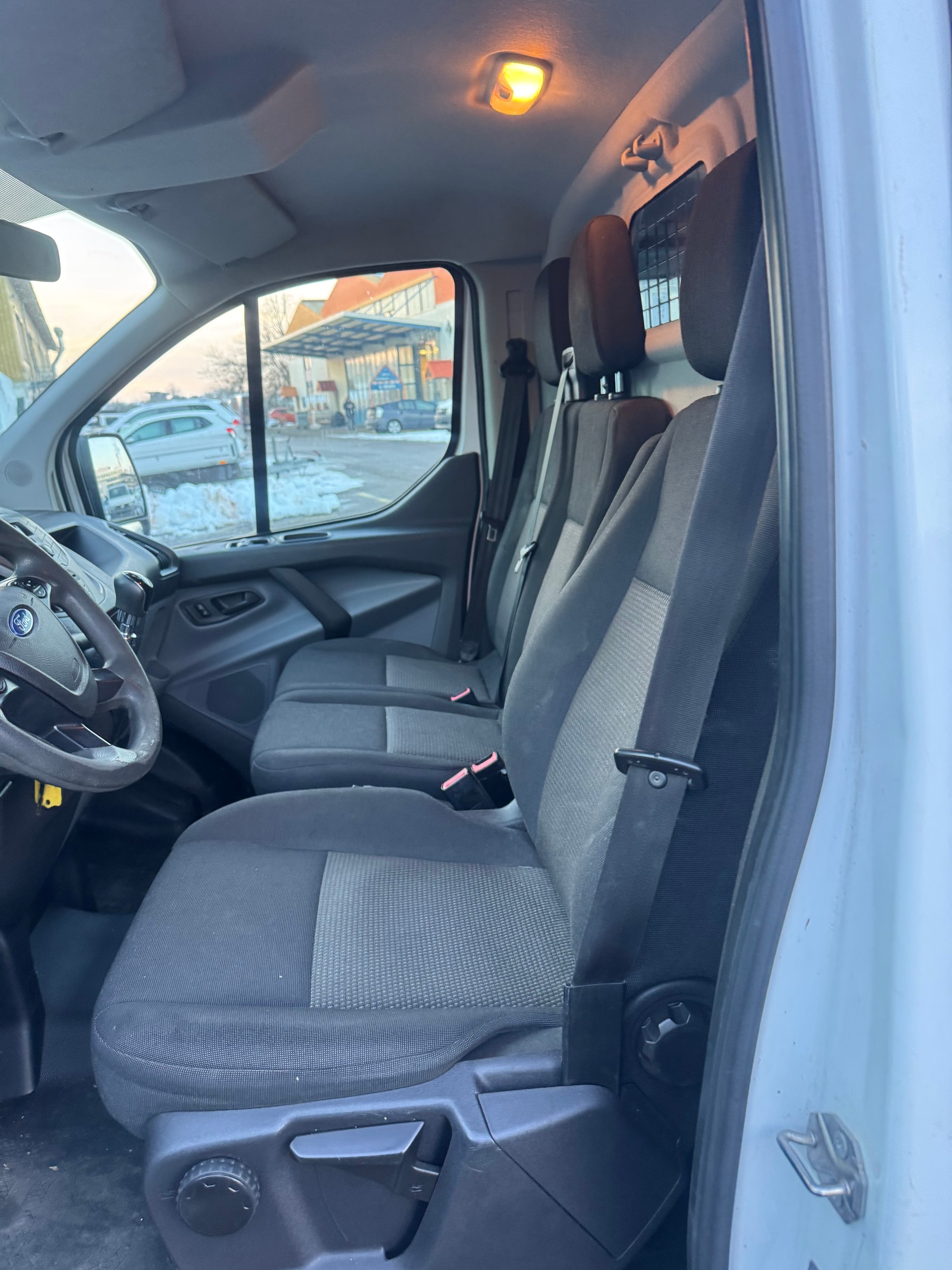 FORD Transit Custom Van 270 L1H1 Startup-image-8
