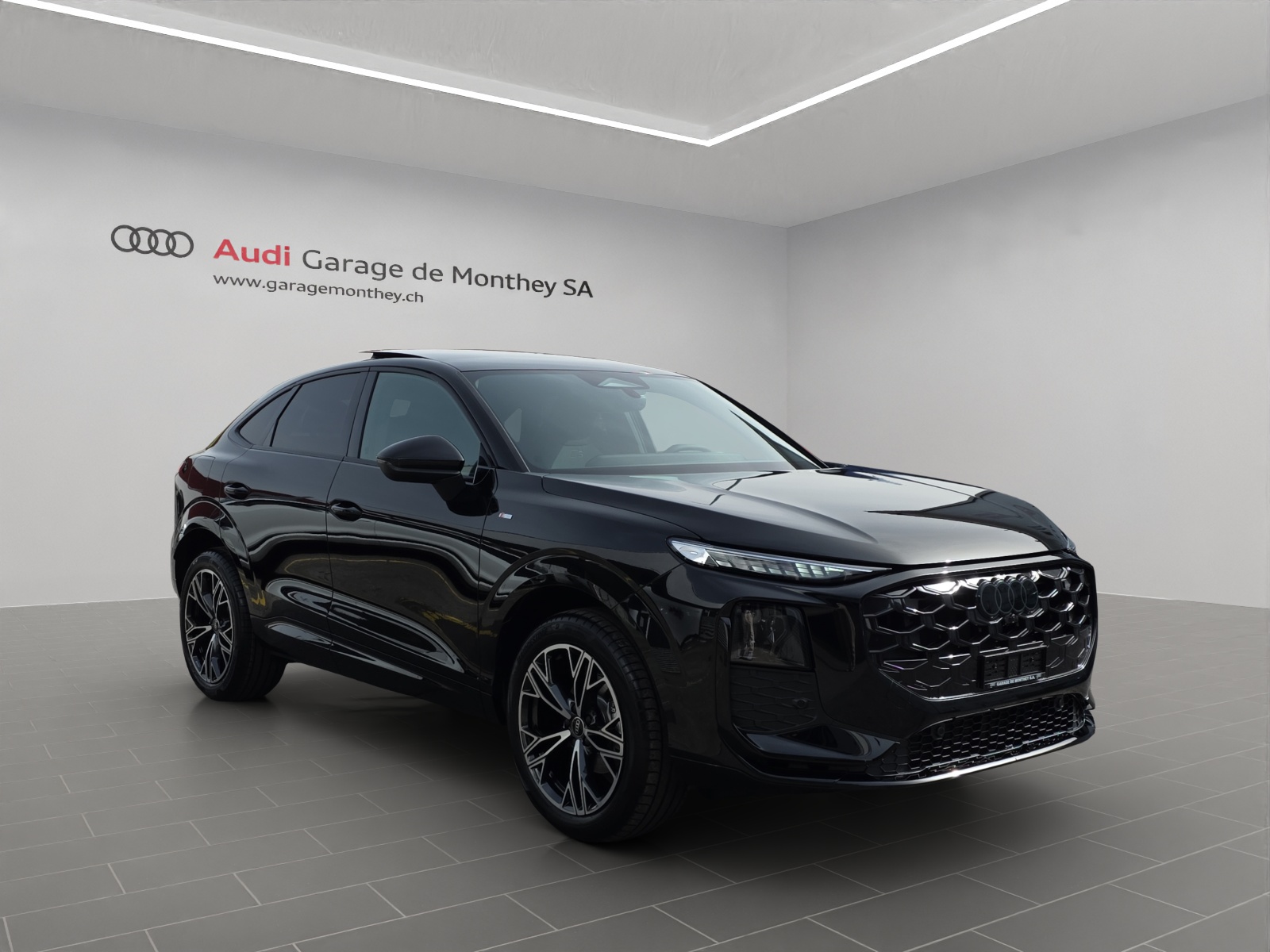 AUDI Q3 Sportback 110 kW TFSI S tronic-image-2
