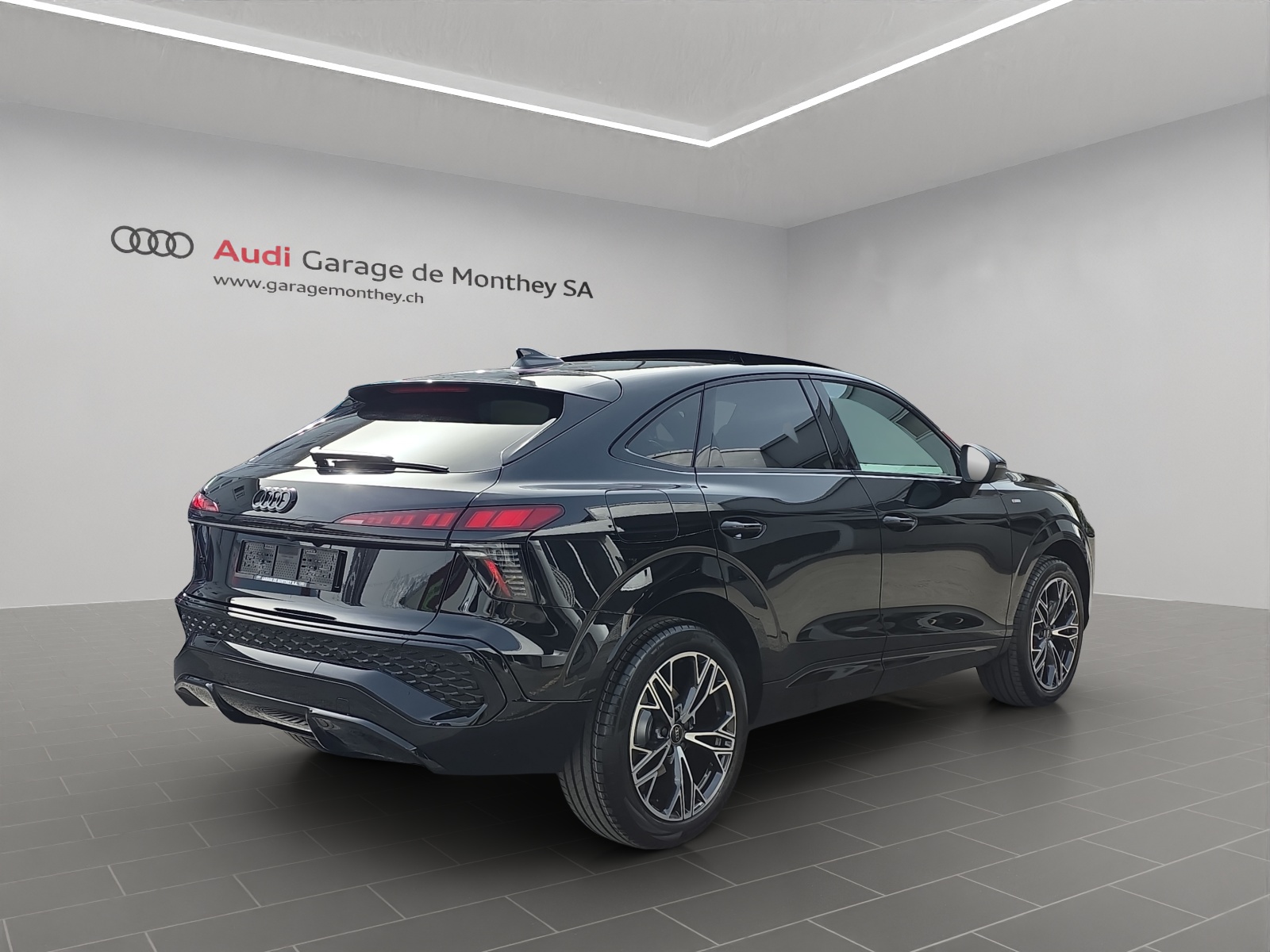 AUDI Q3 Sportback 110 kW TFSI S tronic-image-3
