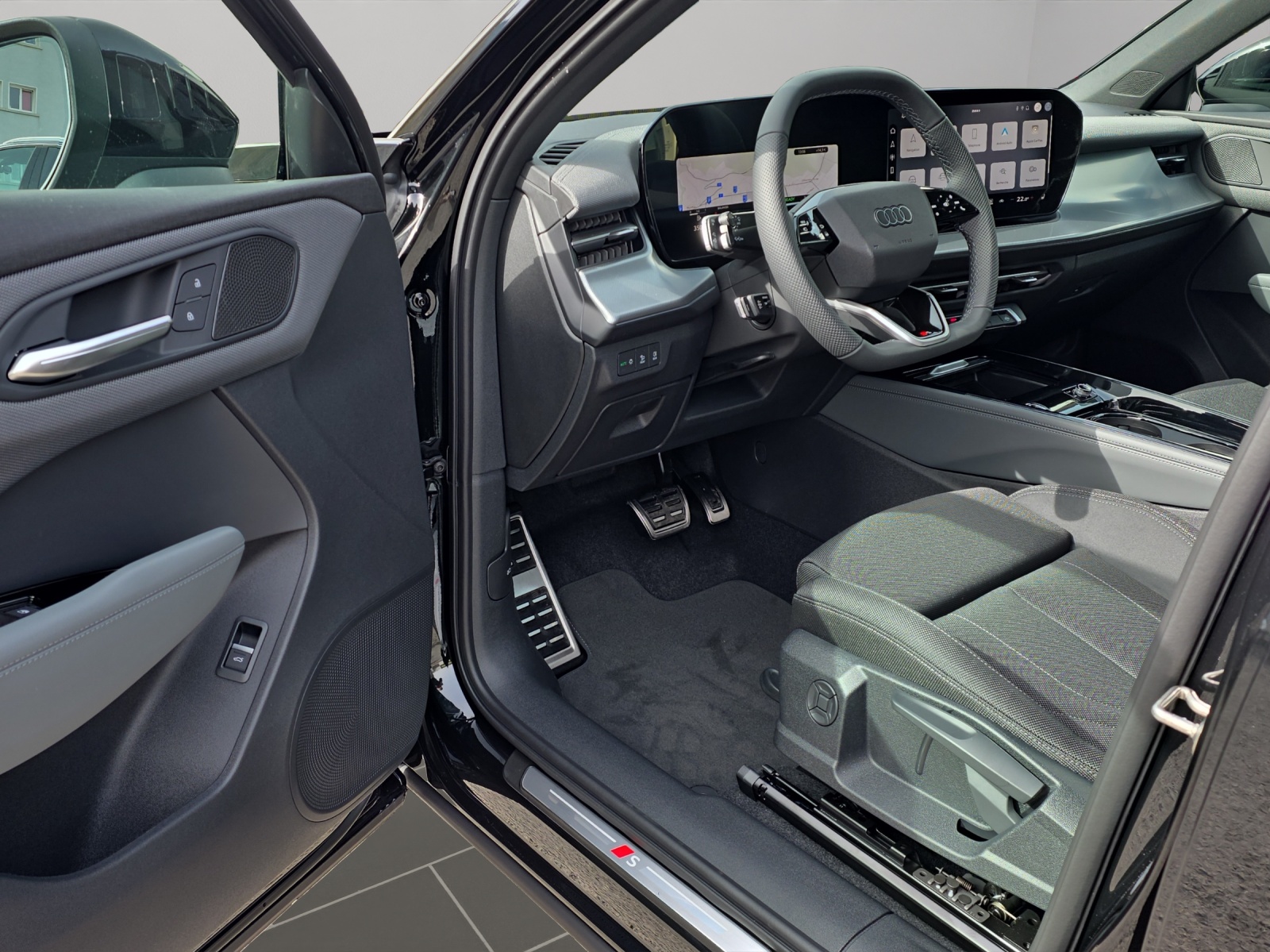 AUDI Q3 Sportback 110 kW TFSI S tronic-image-6