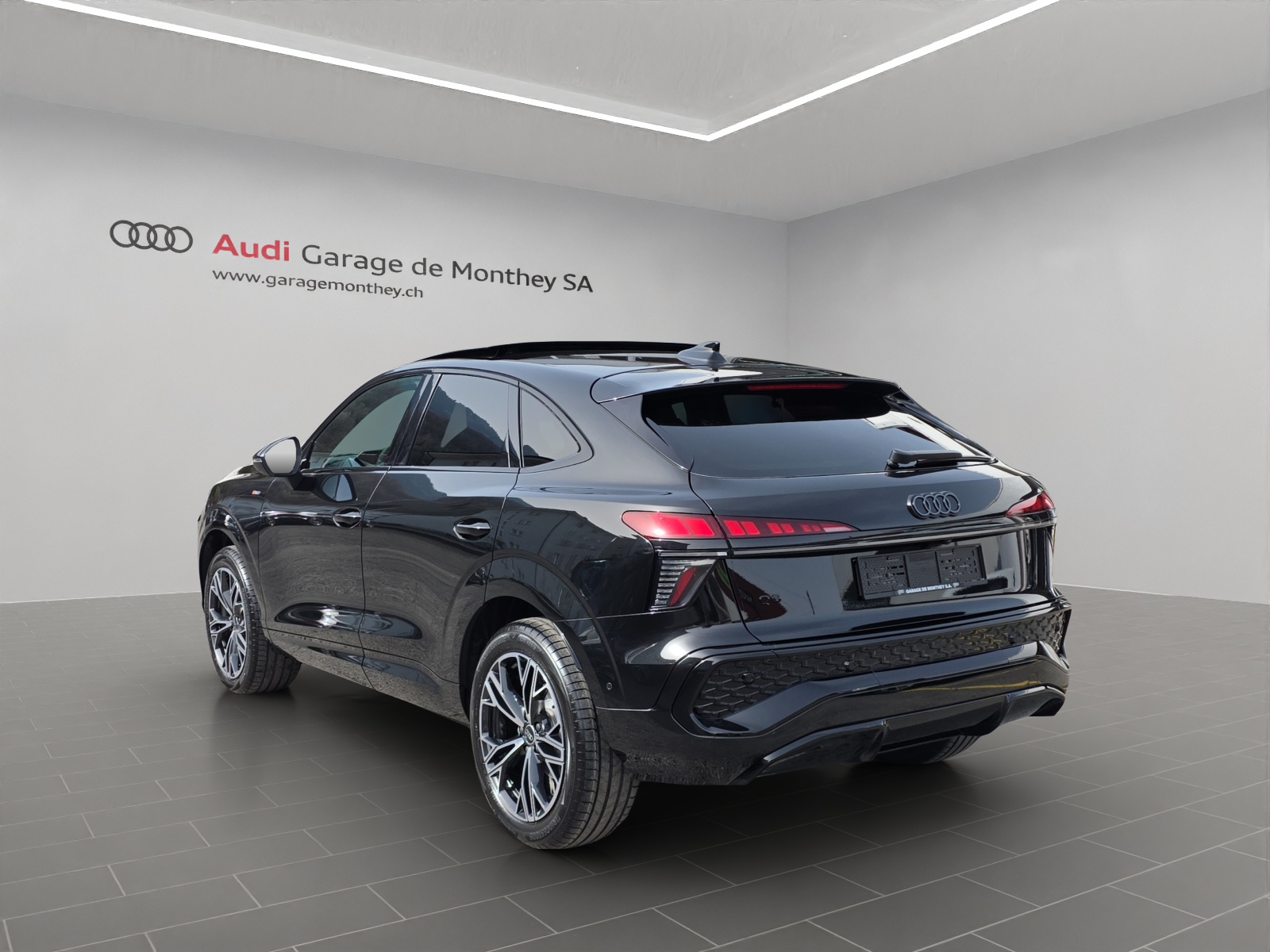 AUDI Q3 Sportback 110 kW TFSI S tronic-image-5