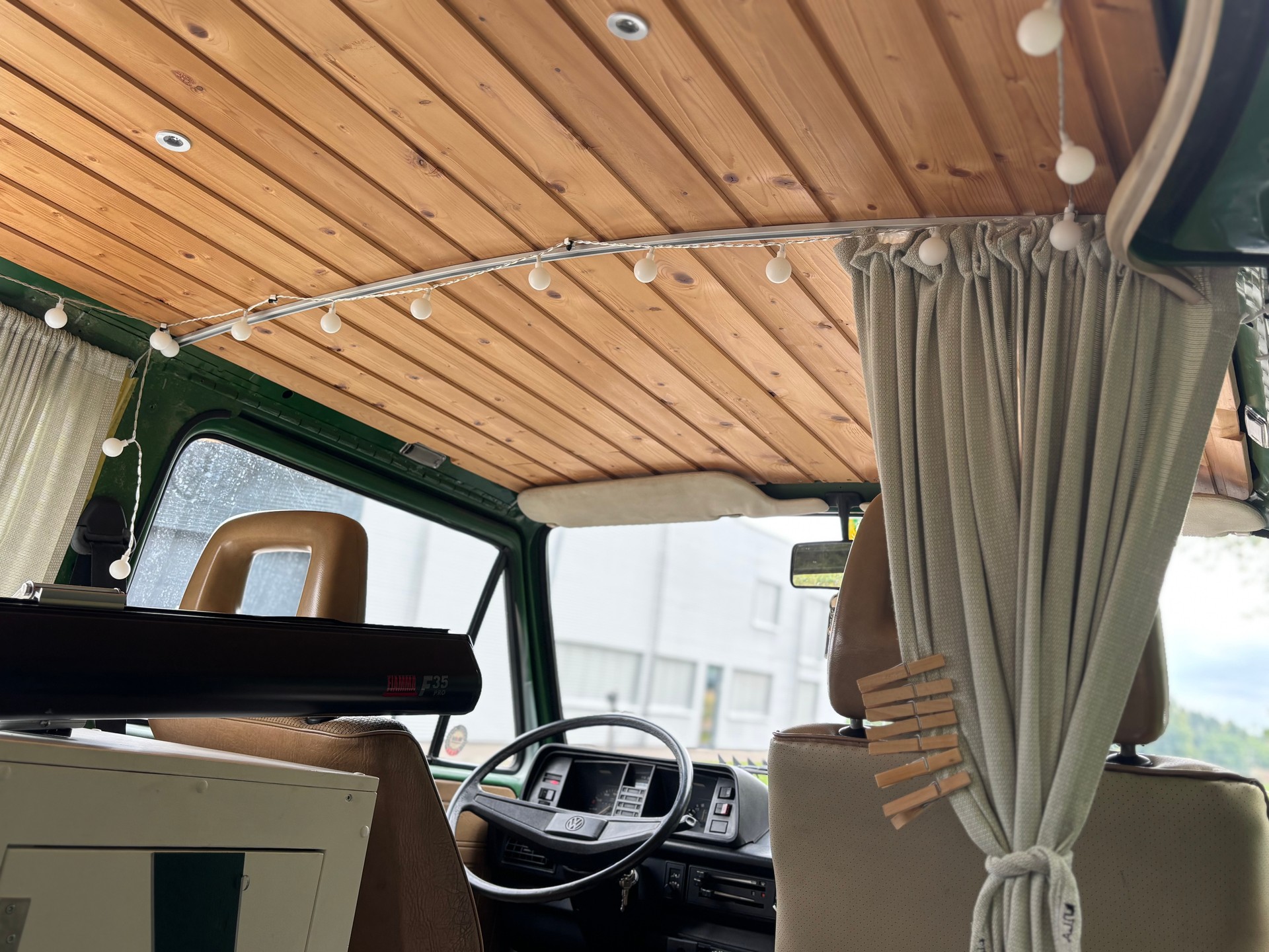 VW T2 **CAMPER**-image-11
