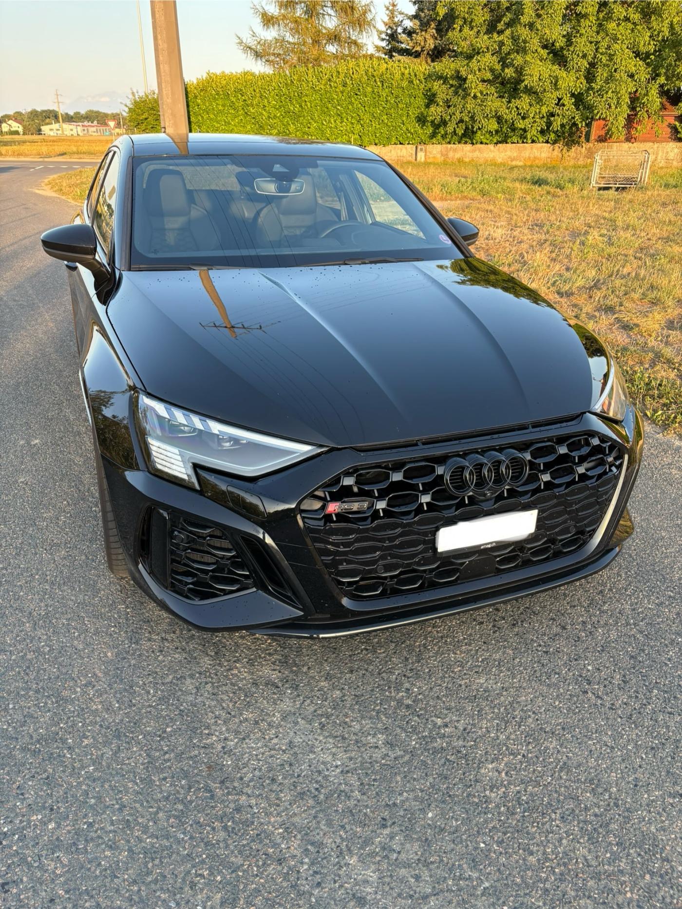 AUDI RS3 Sportback 2.5 TSI quattro S-tronic FULL BLACK-showroom-element-3
