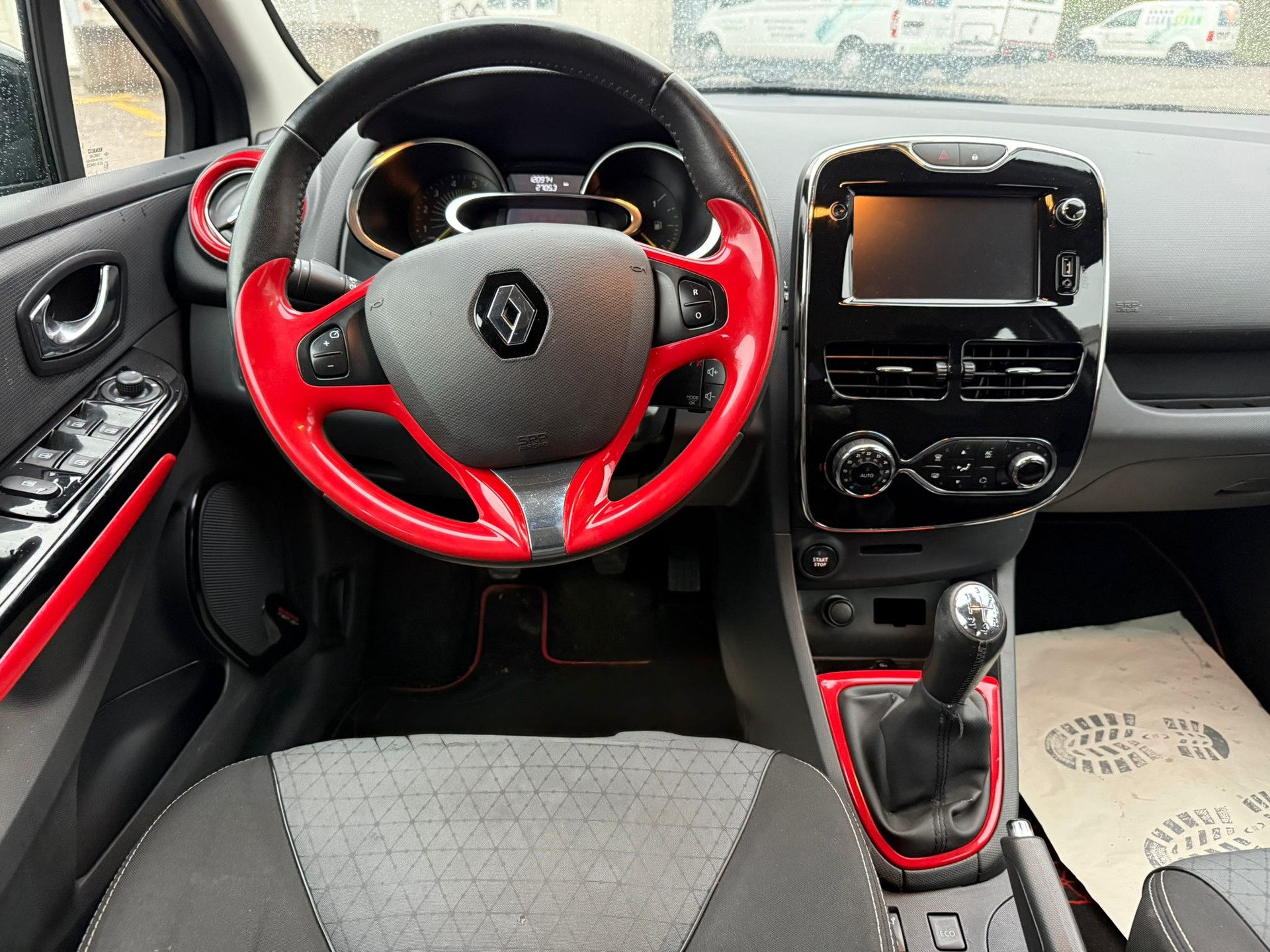 RENAULT Clio 1.5 dCi Dynamique-image-10