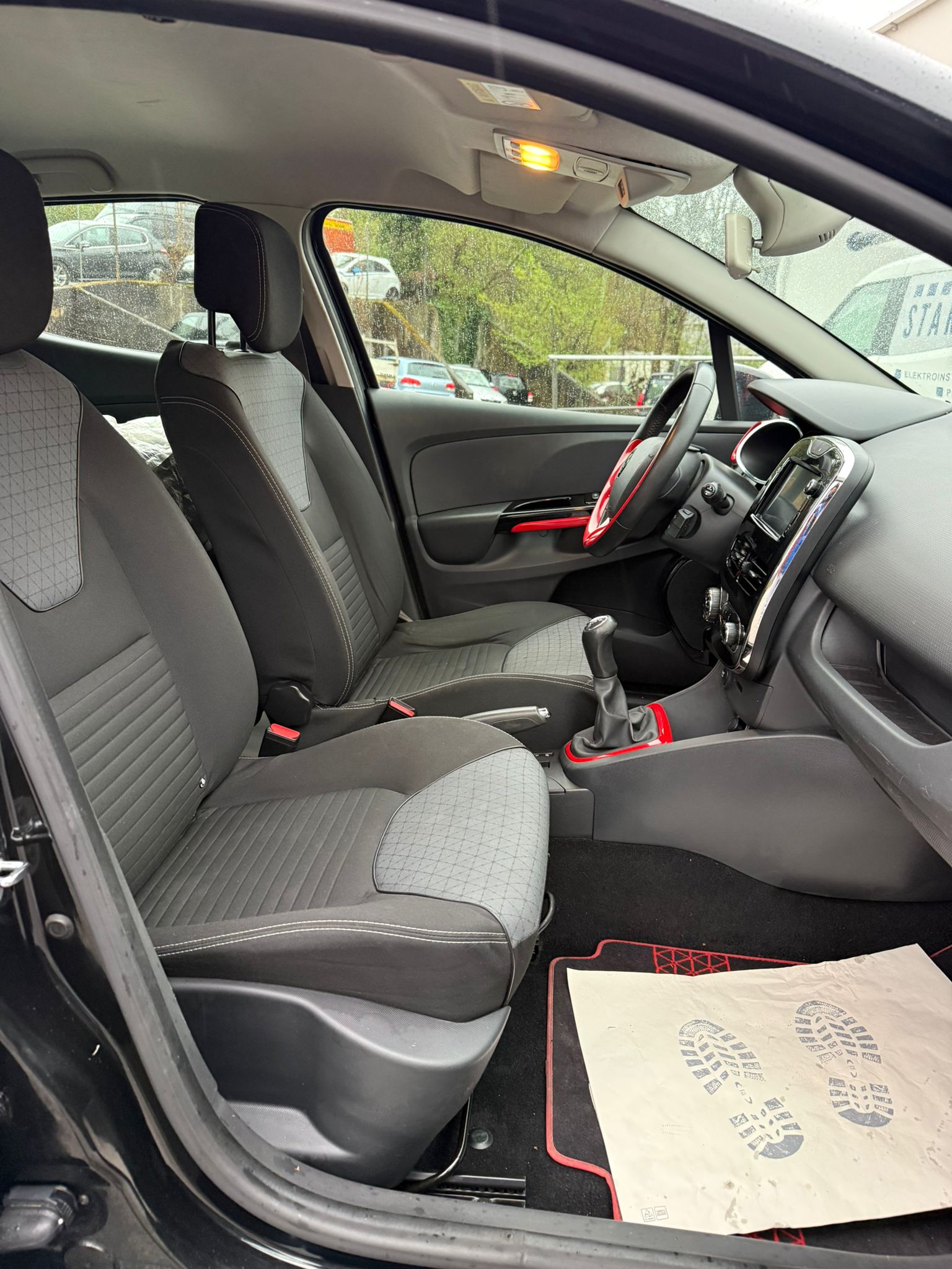 RENAULT Clio 1.5 dCi Dynamique-image-8