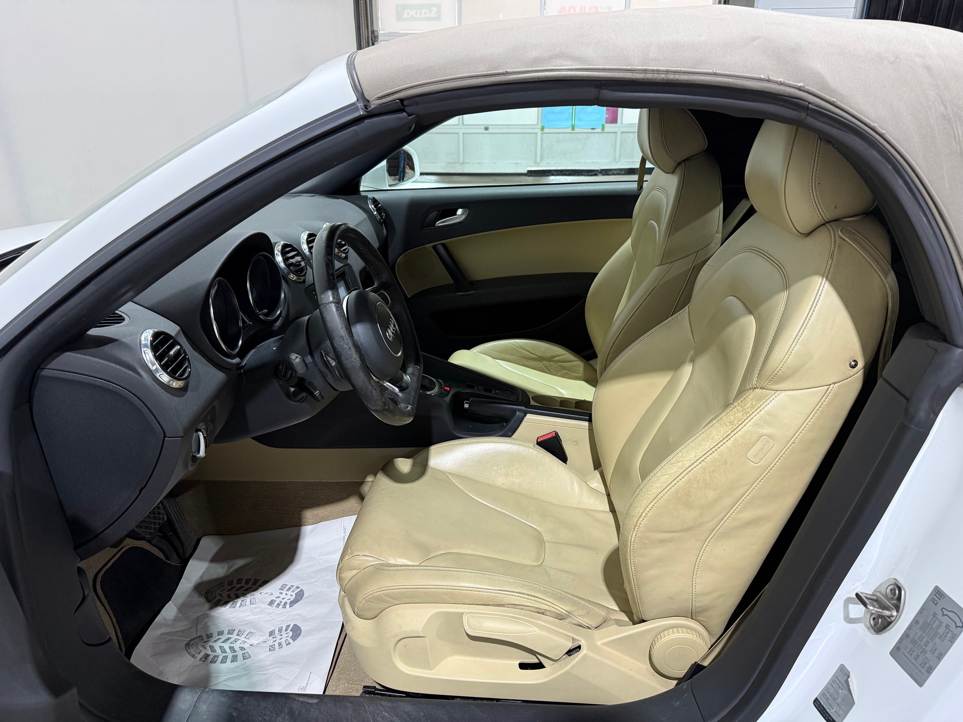 AUDI TT Roadster 2.0 TFSI S-tronic-image-13