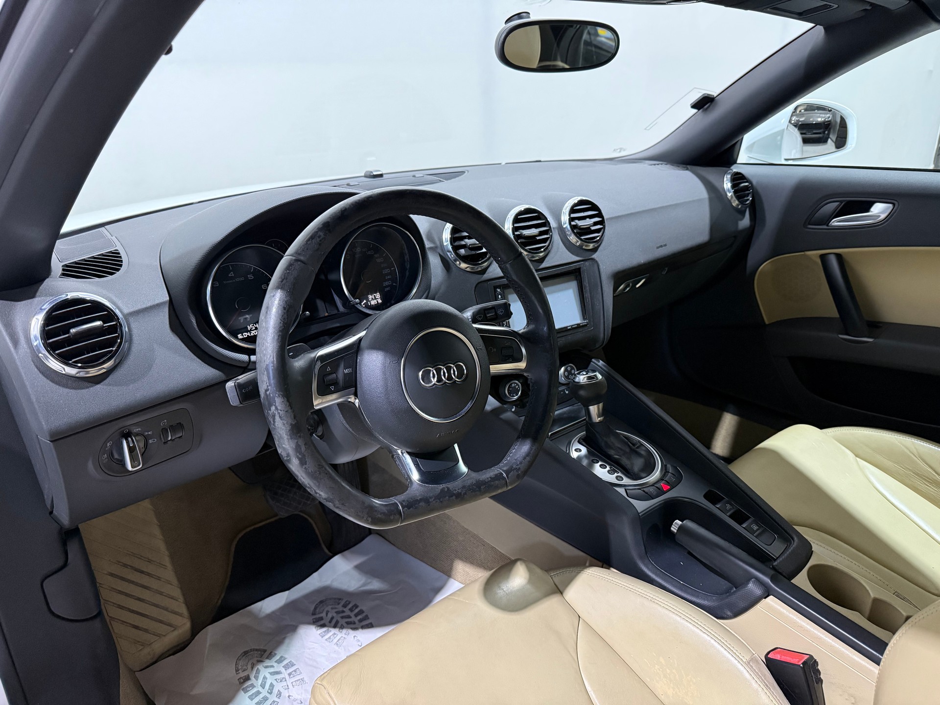 AUDI TT Roadster 2.0 TFSI S-tronic-image-12