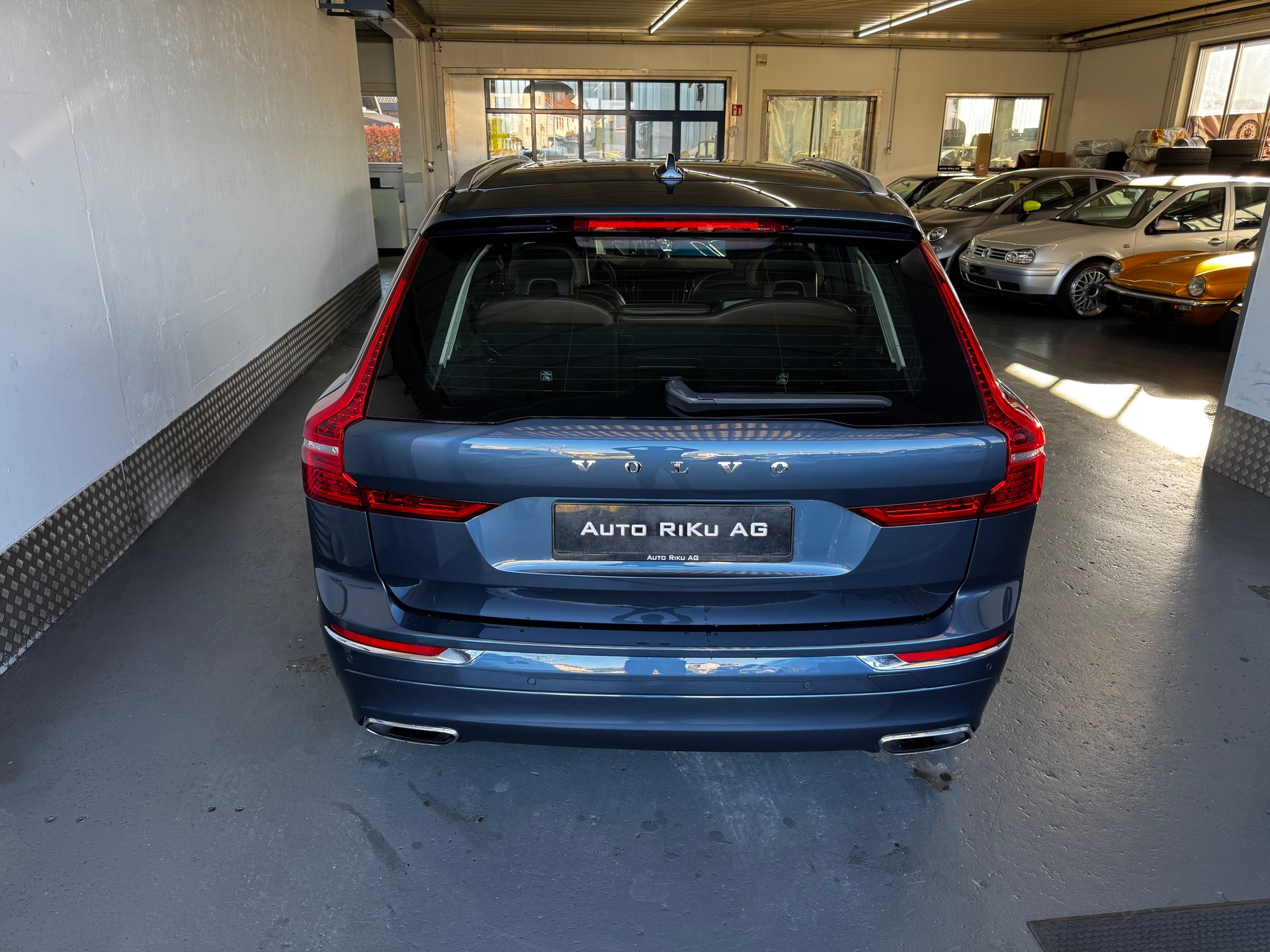 VOLVO XC60 D5 AWD Inscription Geartronic-image-10