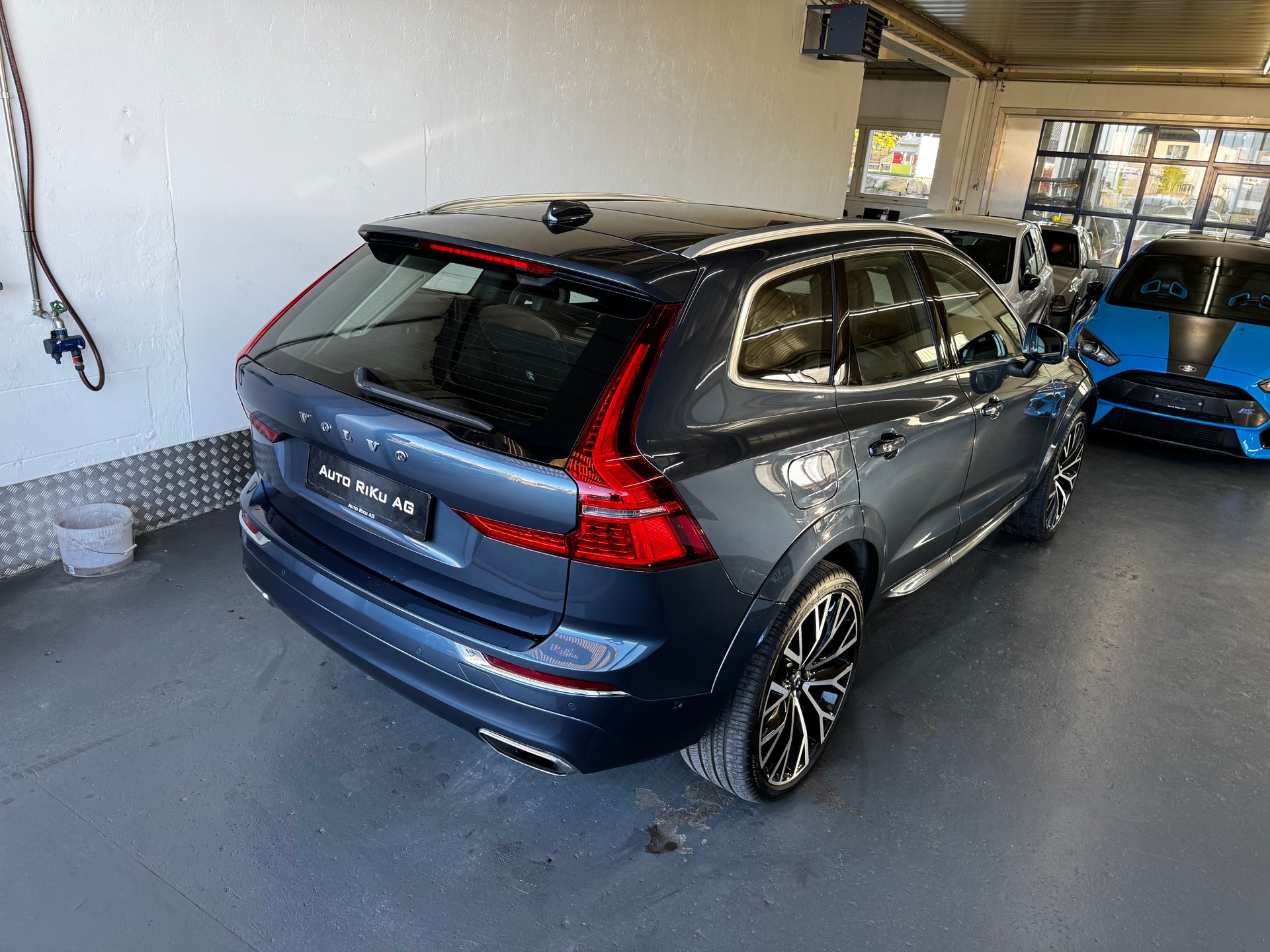 VOLVO XC60 D5 AWD Inscription Geartronic-image-8