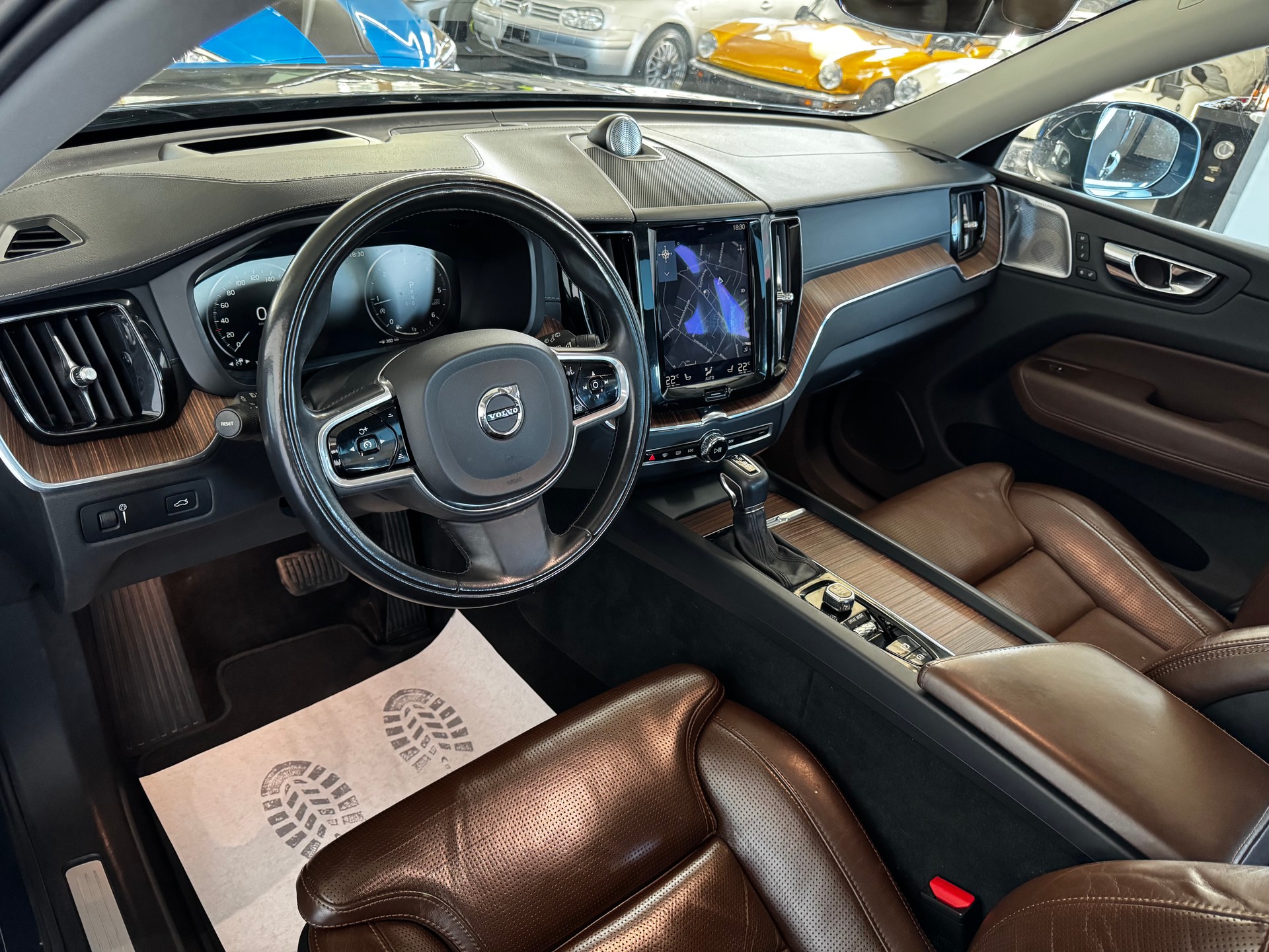 VOLVO XC60 D5 AWD Inscription Geartronic-image-14