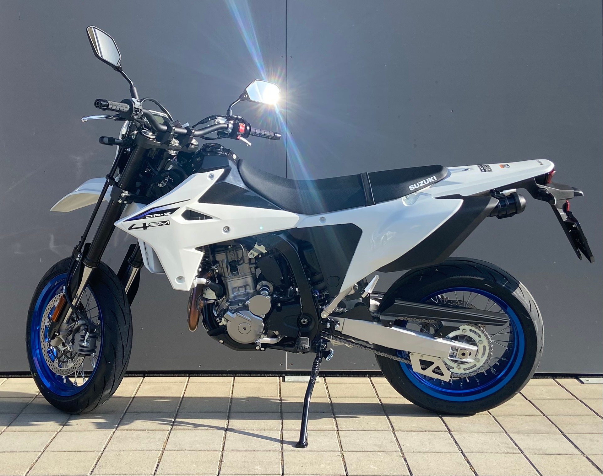 SUZUKI SM-showroom-element-2