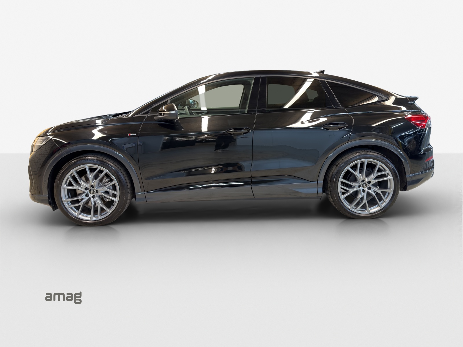 AUDI Q4 Sportback e-tron 45 Attraction quattro-image-1